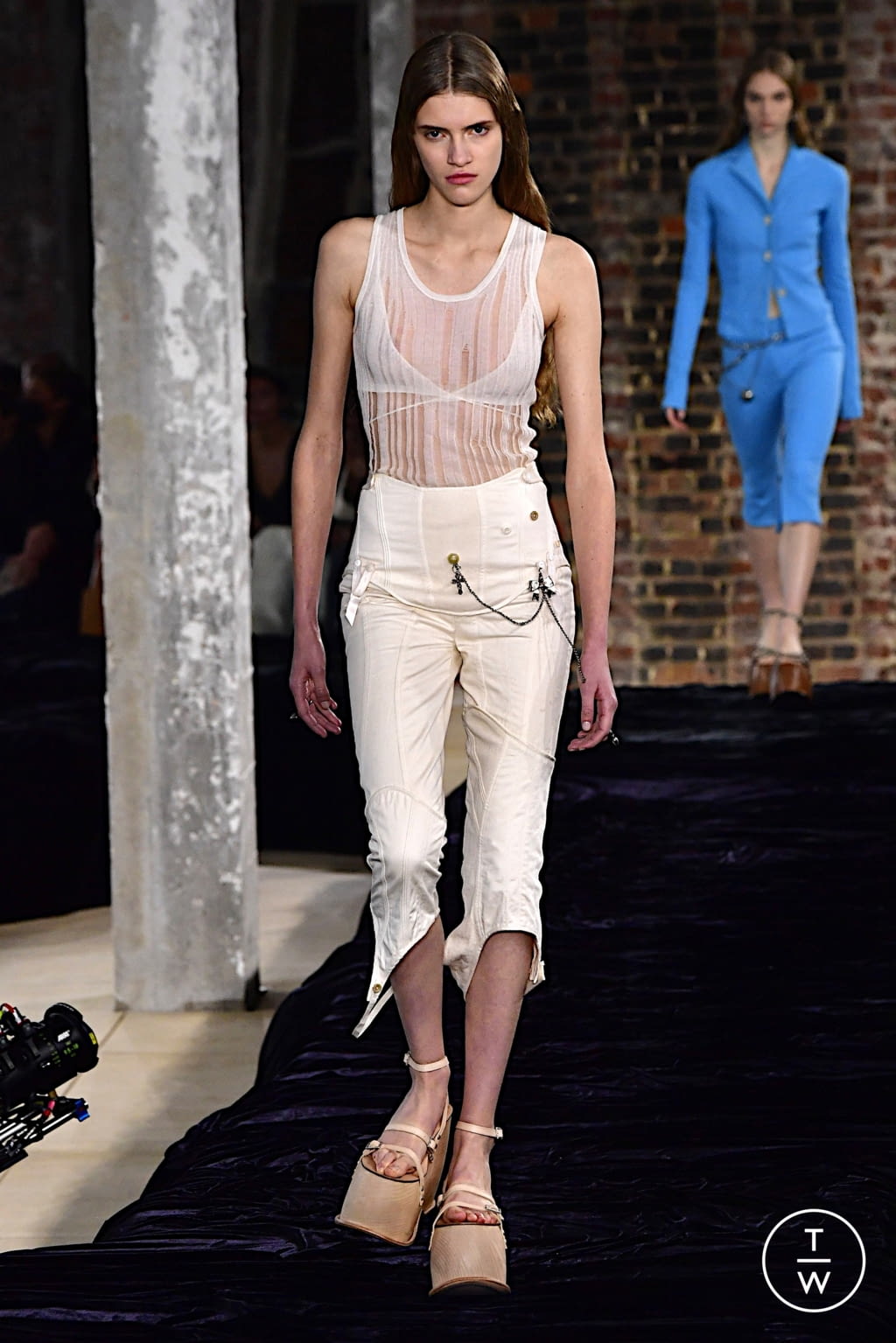 Fashion Week Paris Spring/Summer 2022 look 33 from the Acne Studios collection womenswear