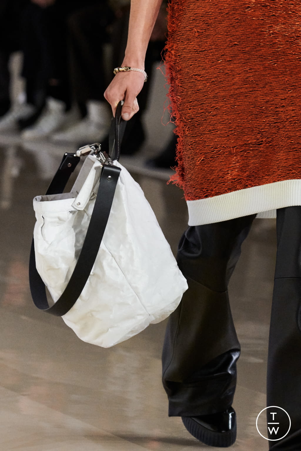 Fashion Week Paris Fall/Winter 2020 look 5 from the Acne Studios collection menswear accessories