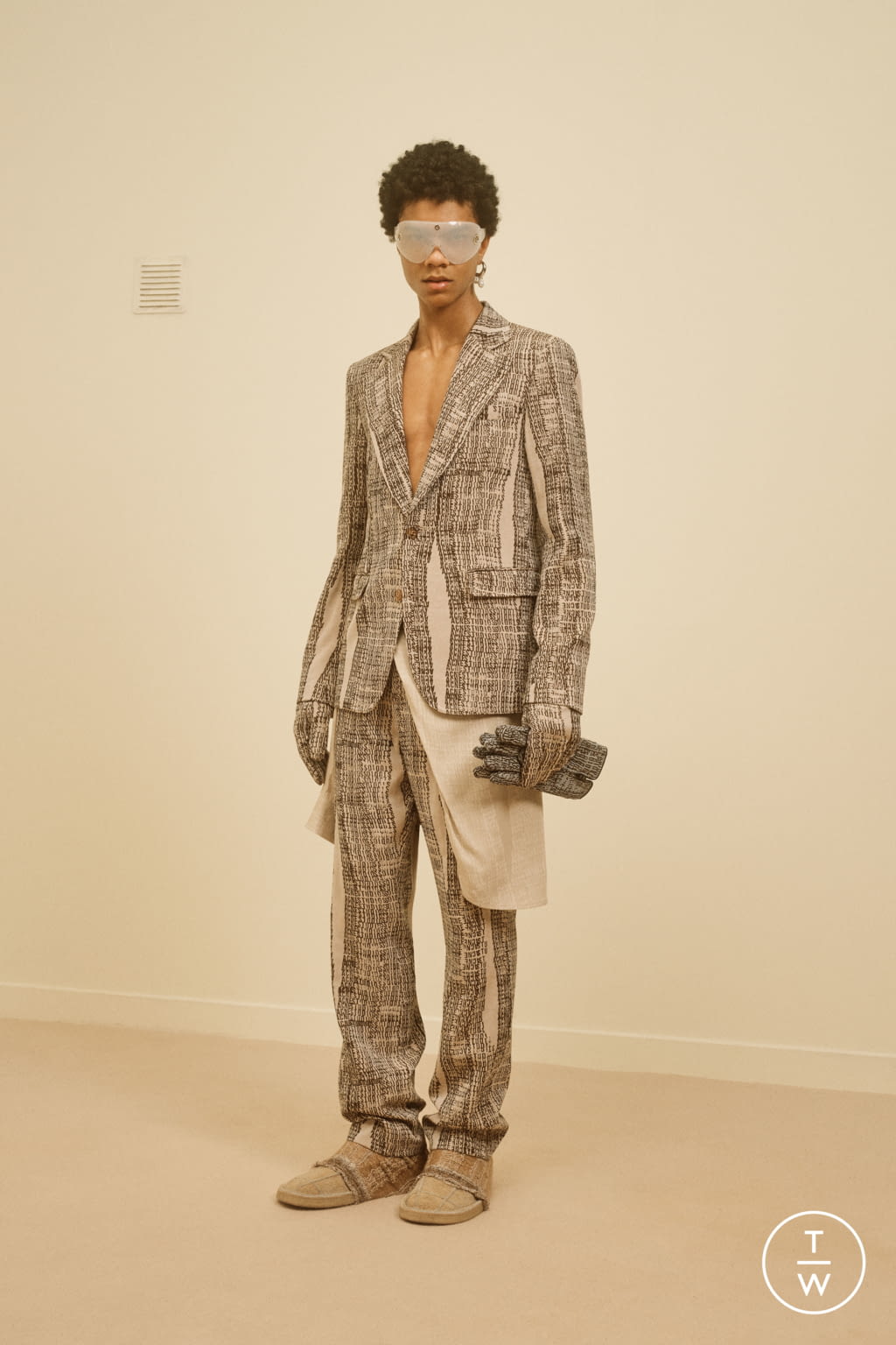 Fashion Week Paris Fall/Winter 2021 look 3 from the Acne Studios collection menswear
