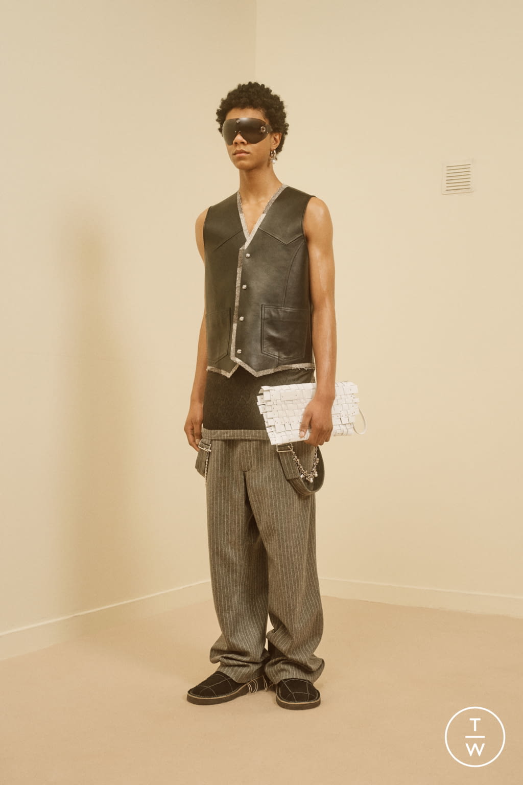 Fashion Week Paris Fall/Winter 2021 look 7 from the Acne Studios collection menswear
