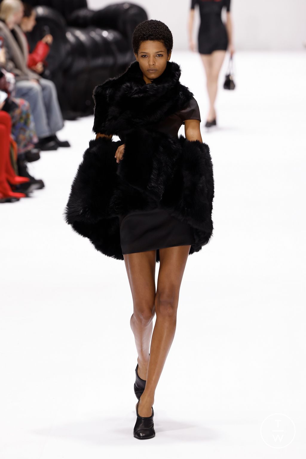 Fashion Week Paris Fall/Winter 2024 look 3 de la collection Acne Studios womenswear
