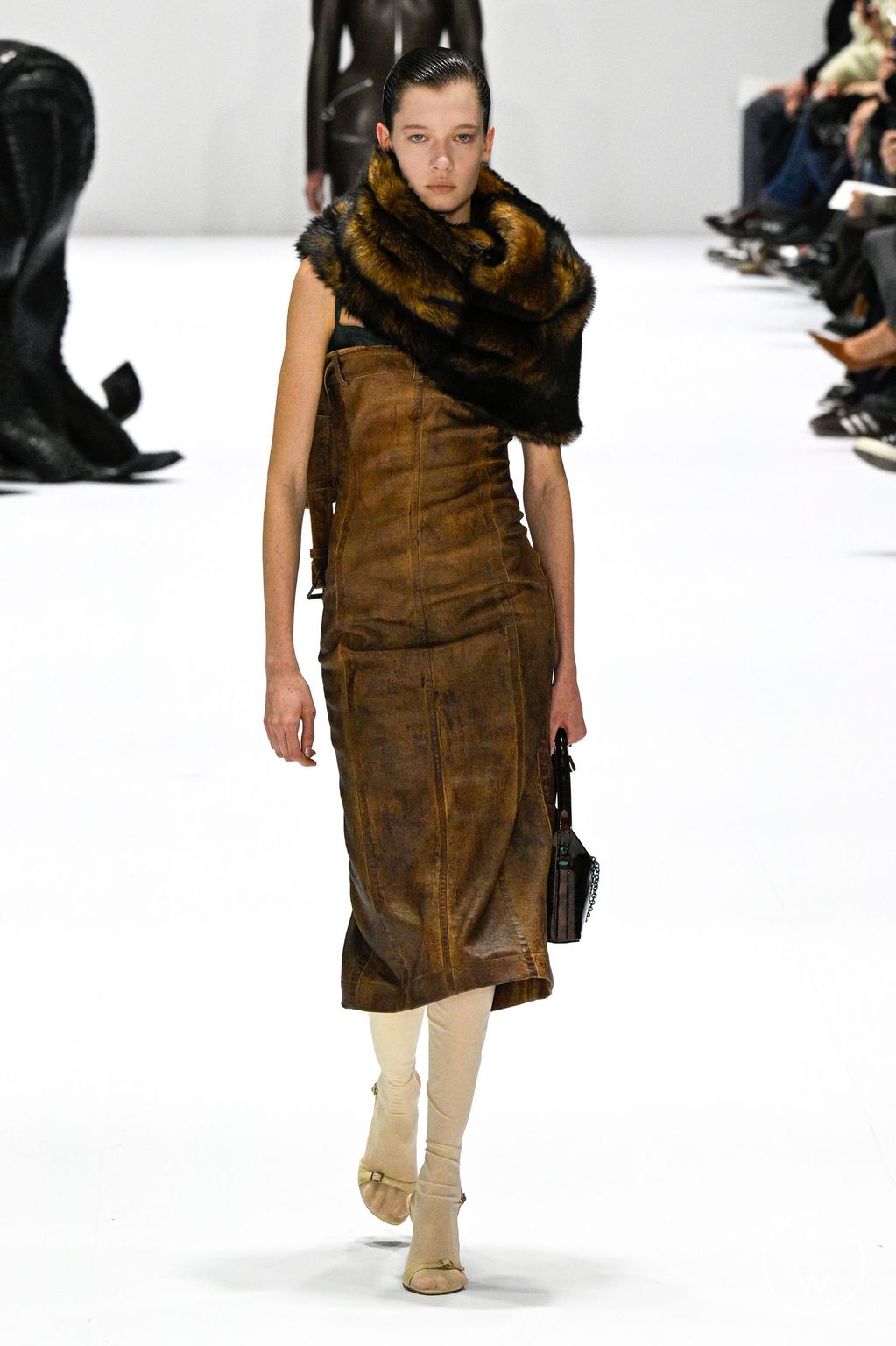 Fashion Week Paris Fall/Winter 2024 look 29 de la collection Acne Studios womenswear