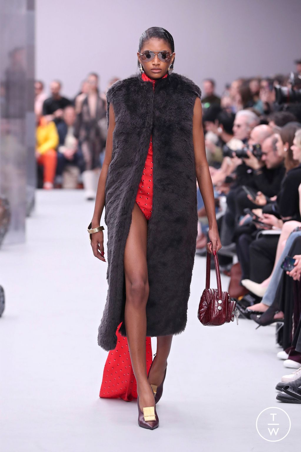 Fashion Week Paris Fall/Winter 2025 look 13 from the Acne Studios collection womenswear
