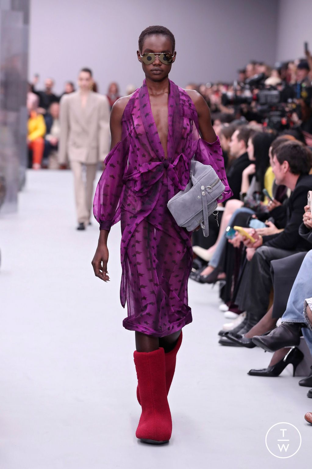 Fashion Week Paris Fall/Winter 2025 look 14 from the Acne Studios collection womenswear