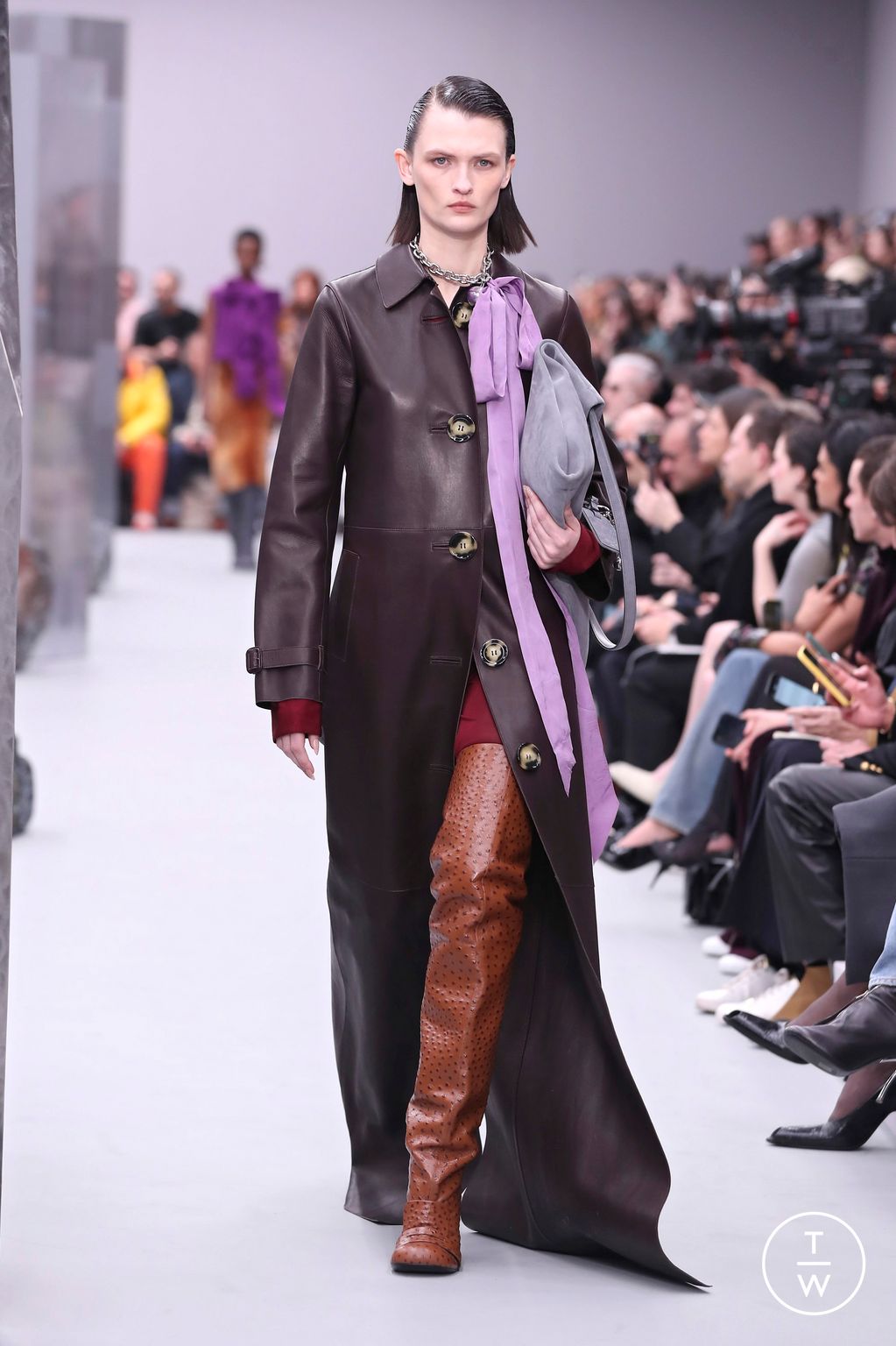 Fashion Week Paris Fall/Winter 2025 look 18 from the Acne Studios collection womenswear