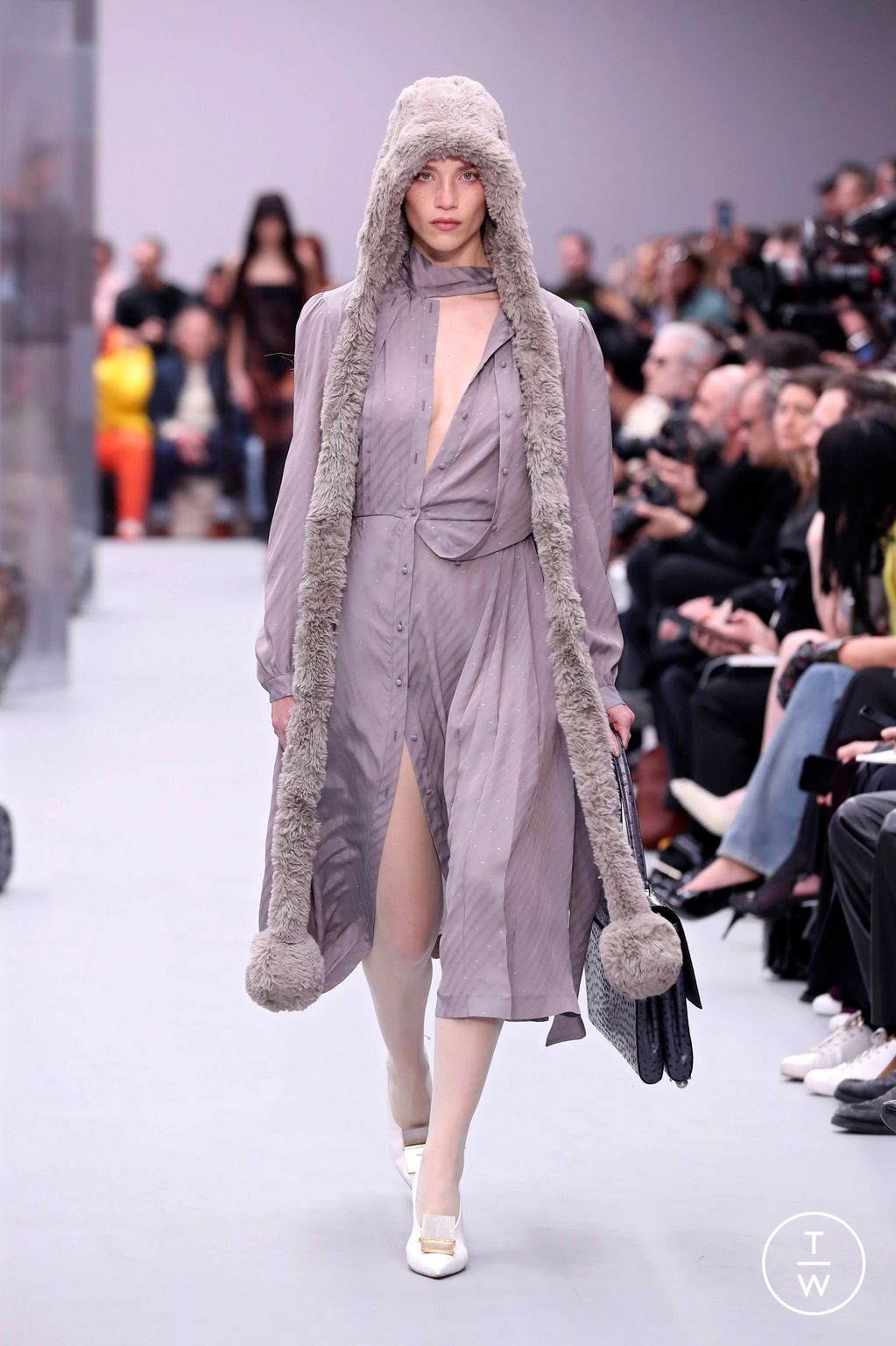 Fashion Week Paris Fall/Winter 2025 look 37 from the Acne Studios collection womenswear
