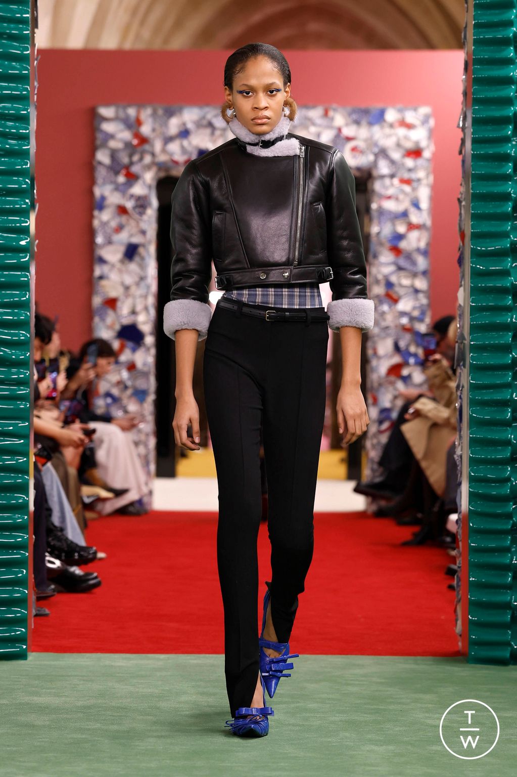 Fashion Week Paris Fall/Winter 2026 look 4 from the Acne Studios collection womenswear