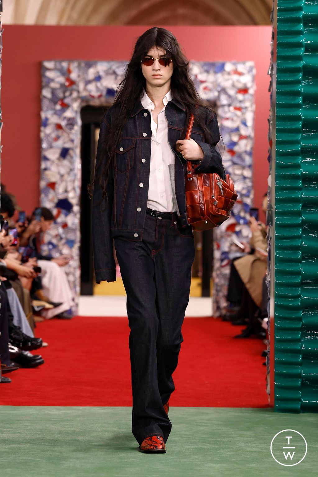 Fashion Week Paris Fall/Winter 2026 look 5 from the Acne Studios collection womenswear