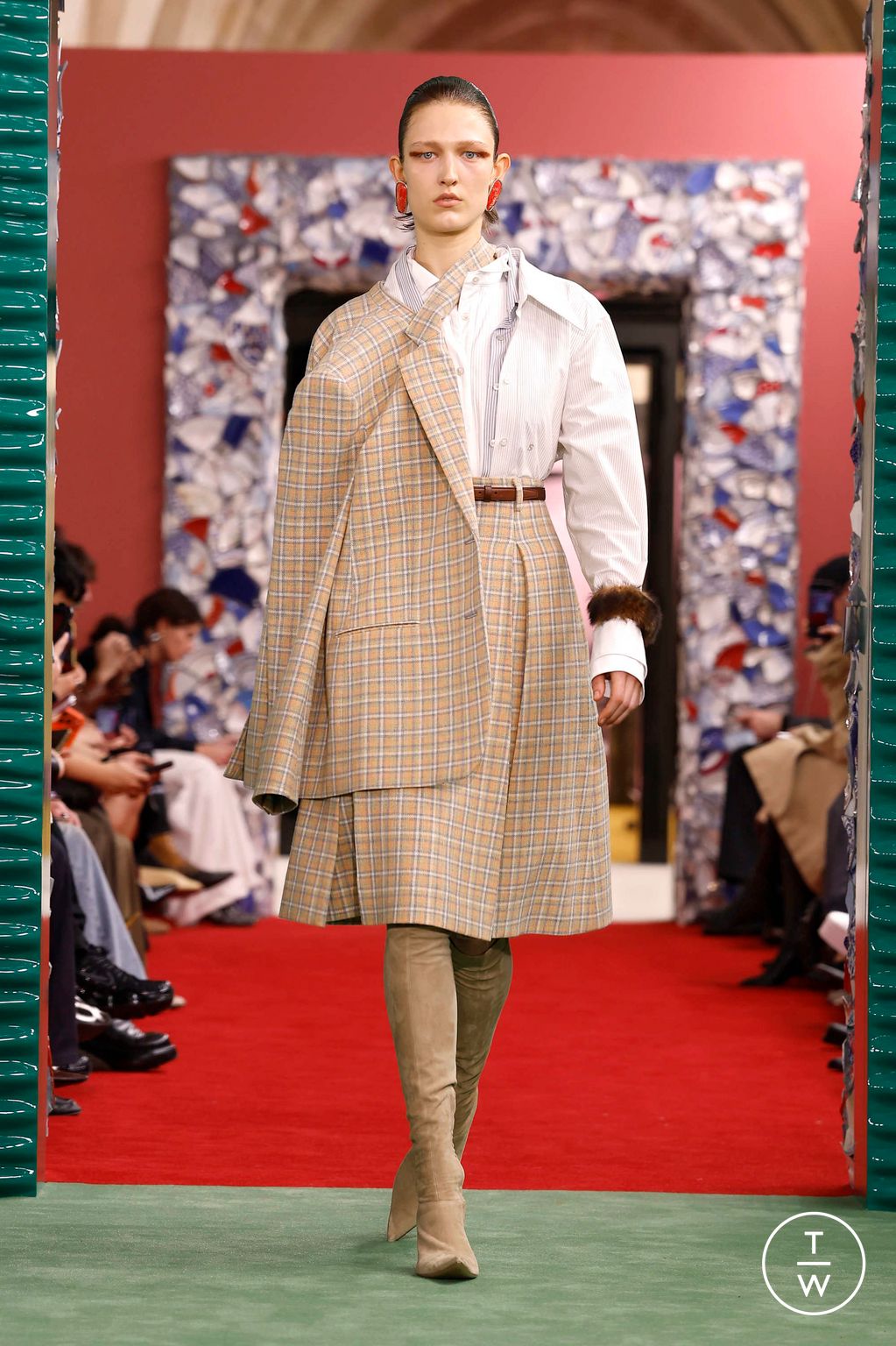 Fashion Week Paris Fall/Winter 2026 look 8 from the Acne Studios collection womenswear