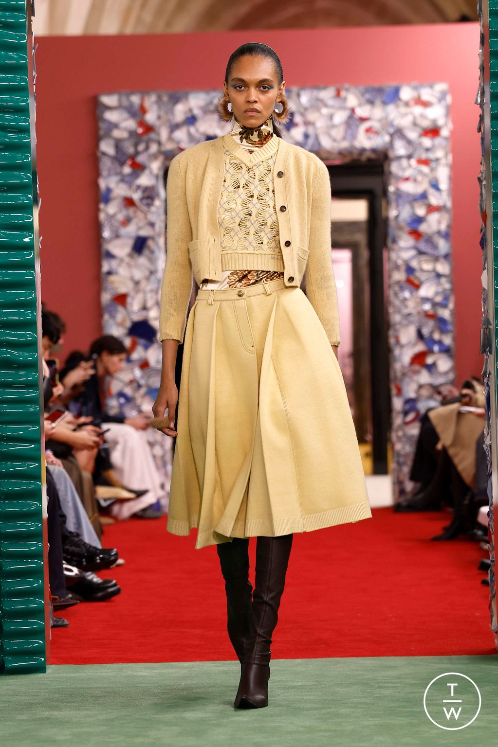 Fashion Week Paris Fall/Winter 2026 look 9 from the Acne Studios collection womenswear