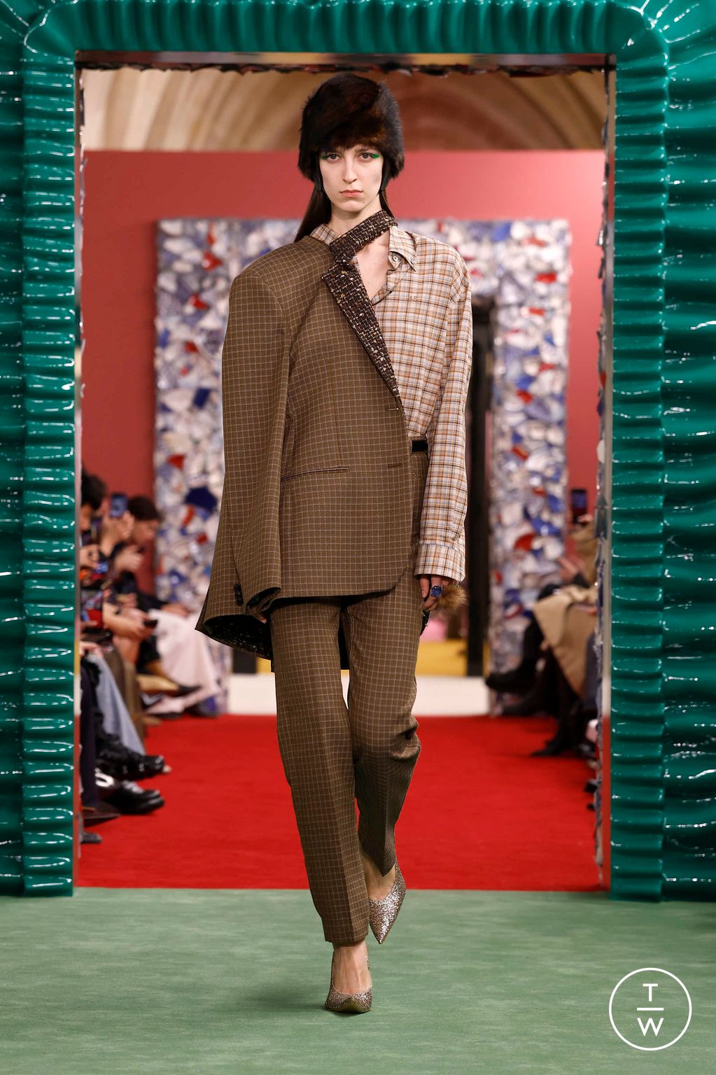 Fashion Week Paris Fall/Winter 2026 look 12 from the Acne Studios collection womenswear
