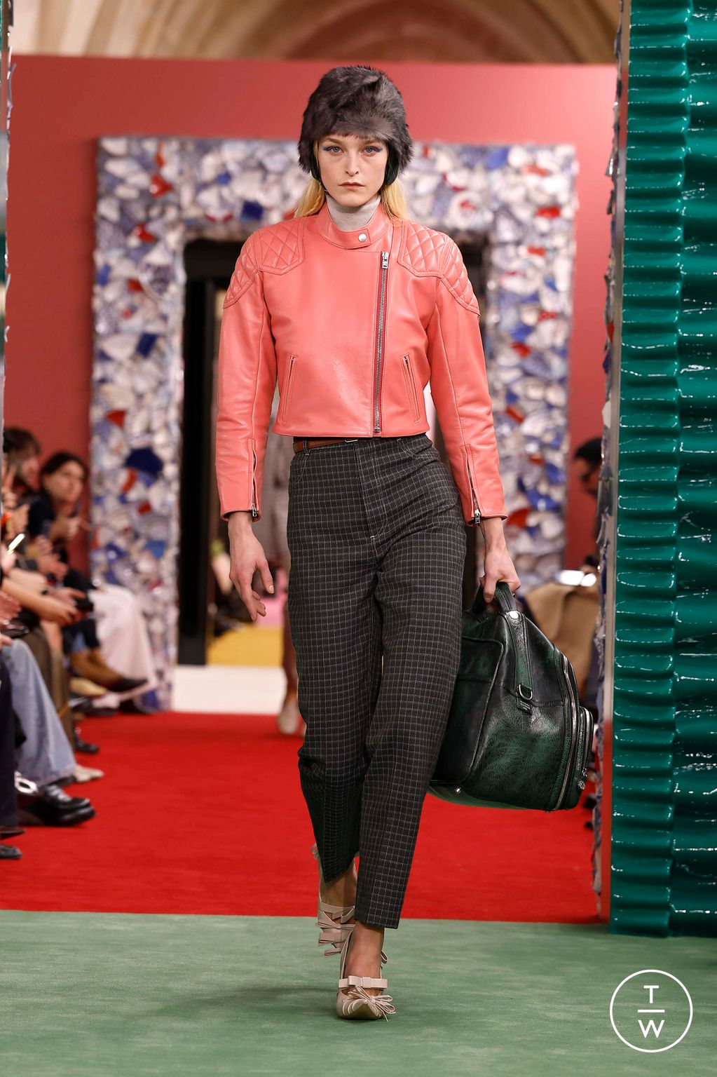 Fashion Week Paris Fall/Winter 2026 look 25 from the Acne Studios collection 女装