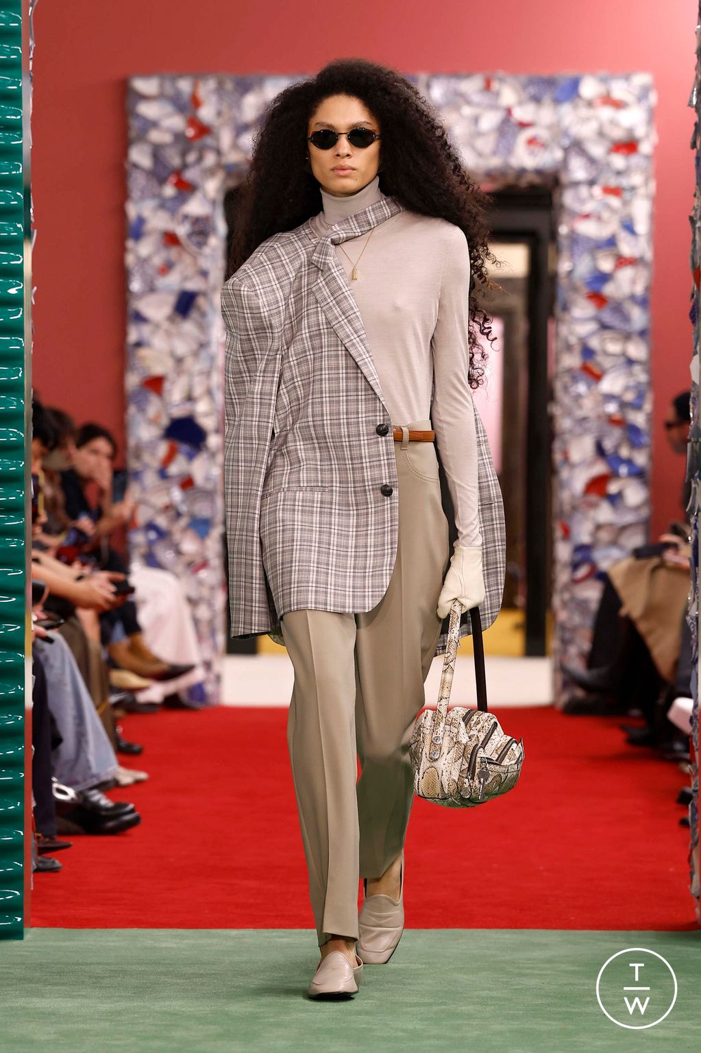 Fashion Week Paris Fall/Winter 2026 look 26 from the Acne Studios collection 女装