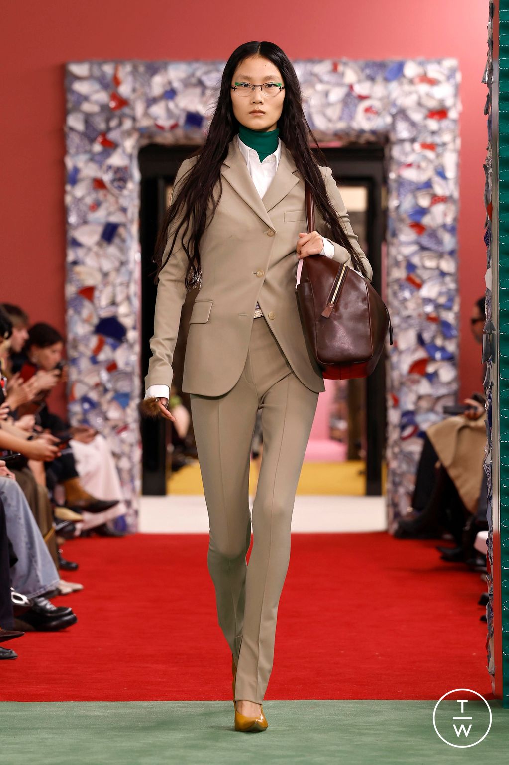 Fashion Week Paris Fall/Winter 2026 look 27 from the Acne Studios collection 女装