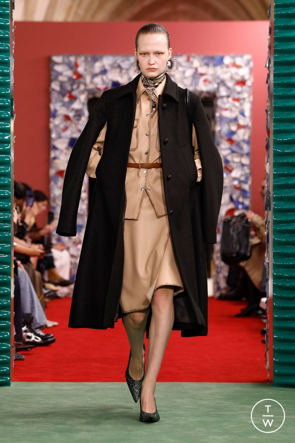 Fashion Week Paris Fall/Winter 2026 look 32 from the Acne Studios collection womenswear