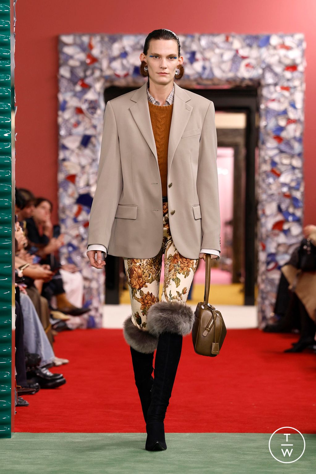 Fashion Week Paris Fall/Winter 2026 look 33 from the Acne Studios collection womenswear