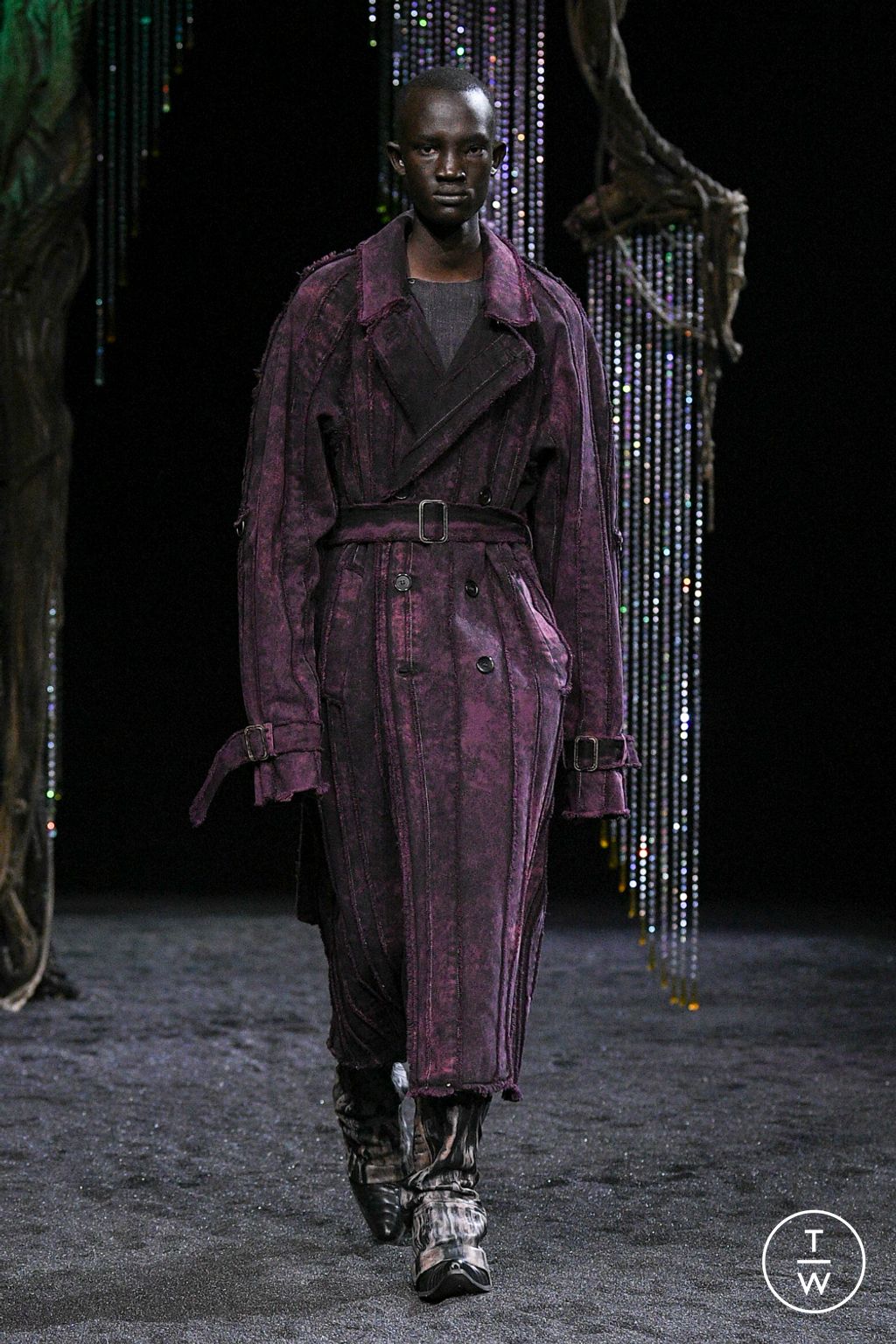 Fashion Week Paris Fall/Winter 2023 look 12 from the Acne Studios collection 女装