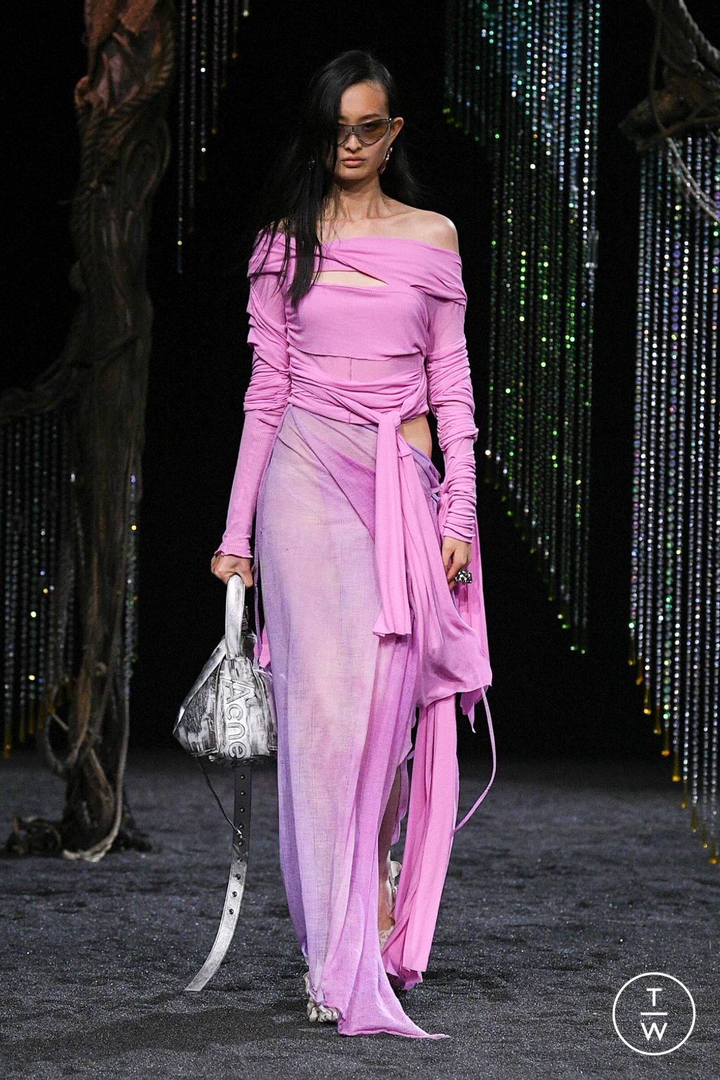 Fashion Week Paris Fall/Winter 2023 look 20 from the Acne Studios collection 女装