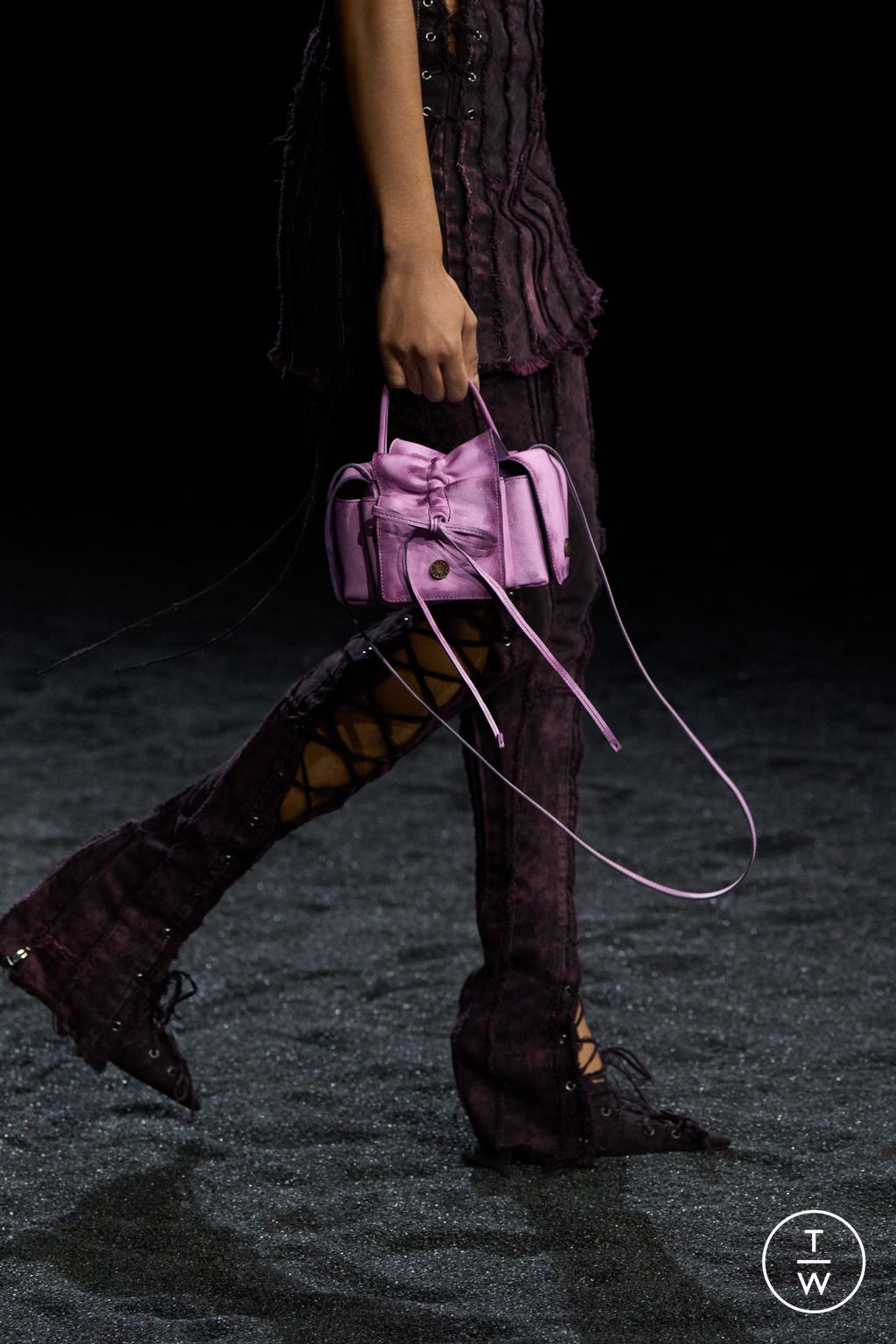 Fashion Week Paris Fall/Winter 2023 look 2 from the Acne Studios collection womenswear accessories