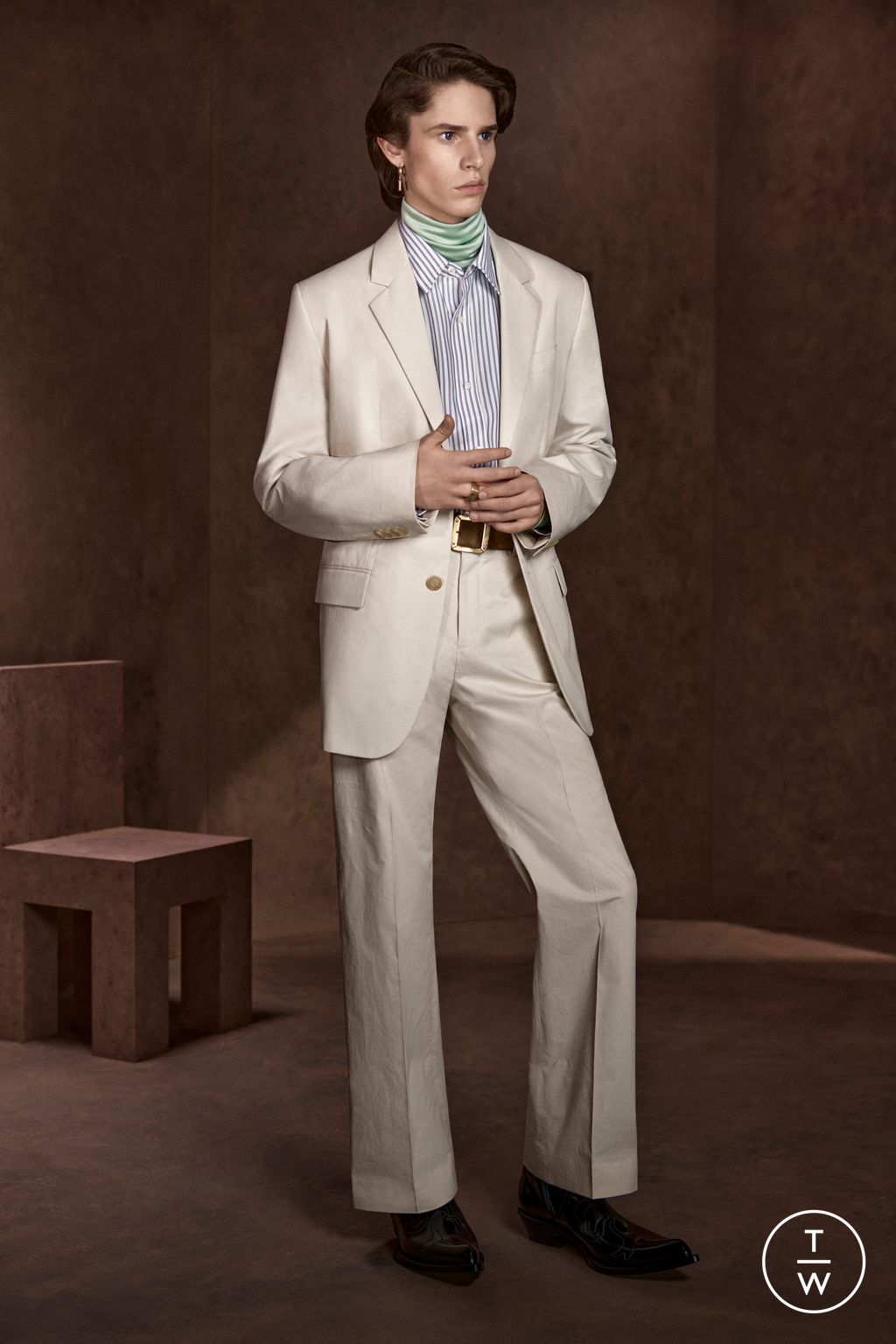 Fashion Week Paris Fall/Winter 2026 look 16 from the Acne Studios collection menswear