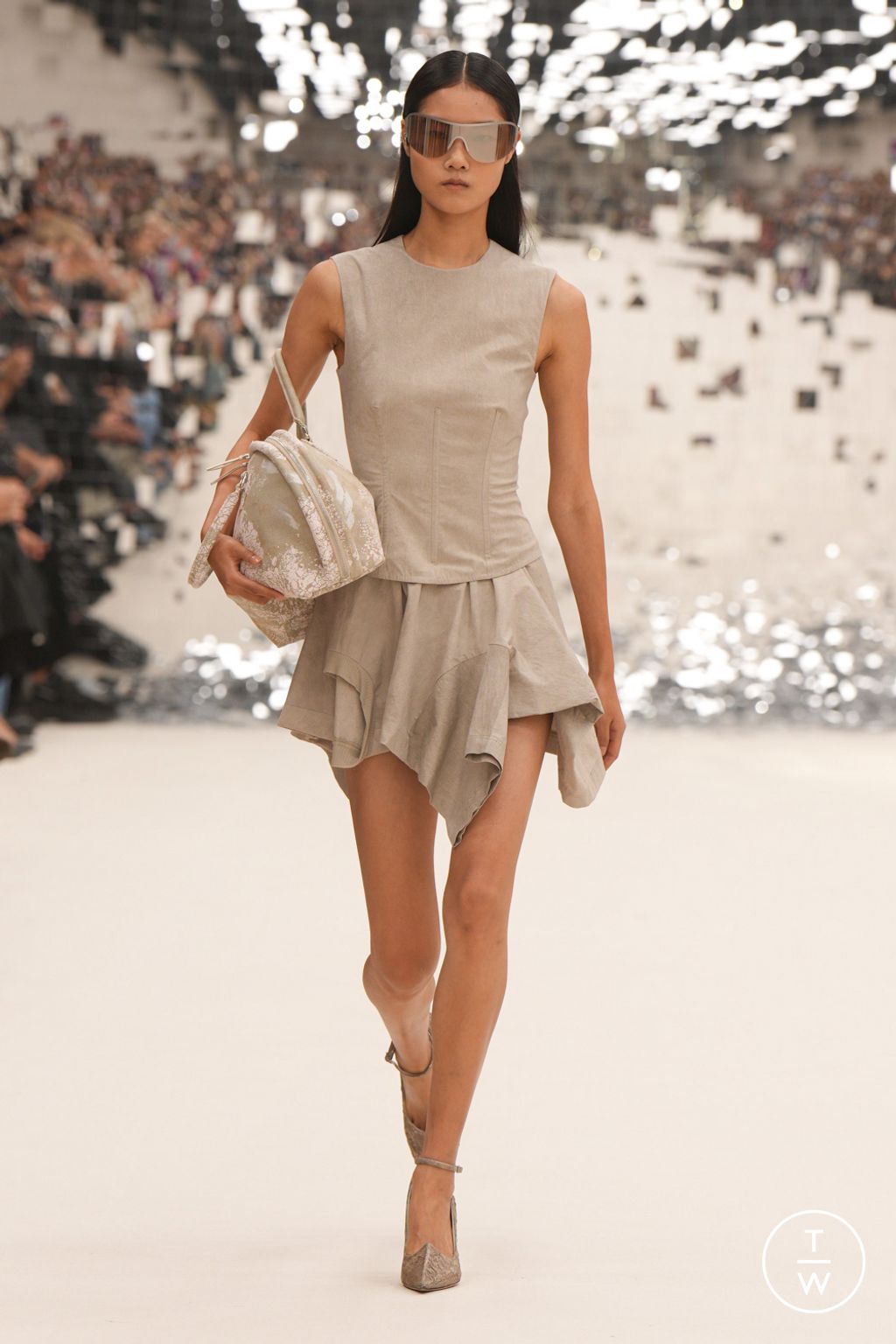 Fashion Week Paris Spring/Summer 2024 look 11 from the Acne Studios collection womenswear