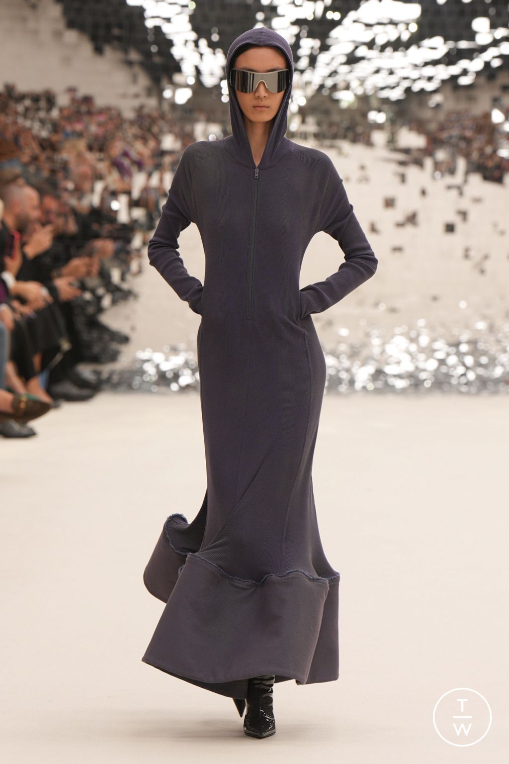 Fashion Week Paris Spring/Summer 2024 look 22 from the Acne Studios collection womenswear