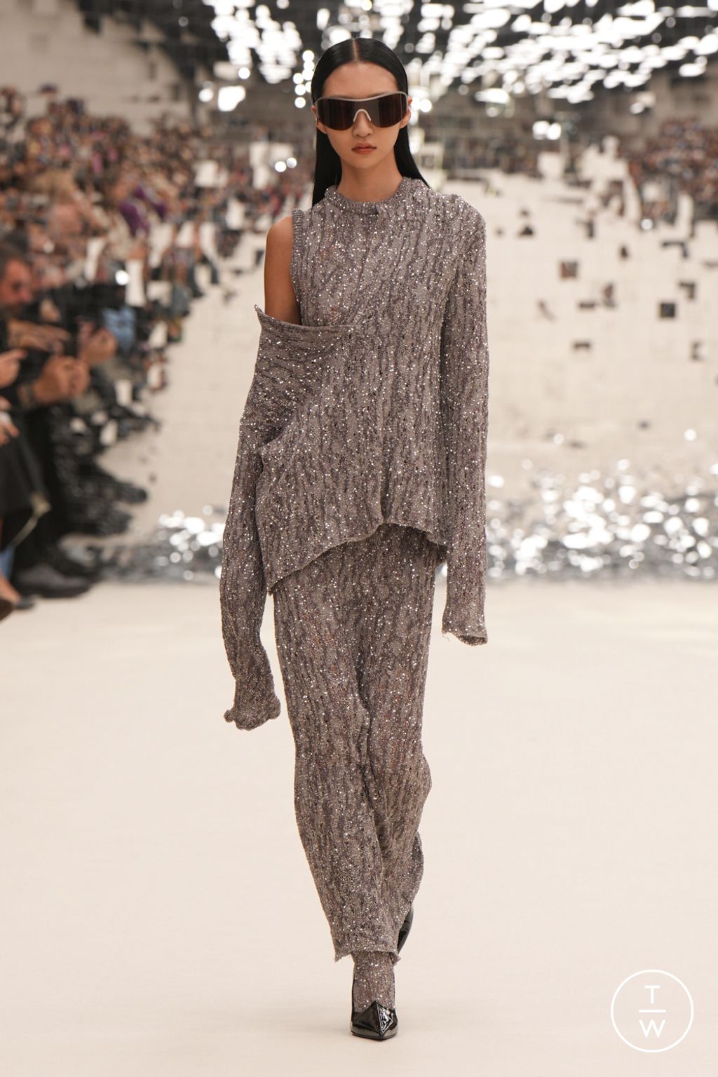 Fashion Week Paris Spring/Summer 2024 look 23 from the Acne Studios collection 女装
