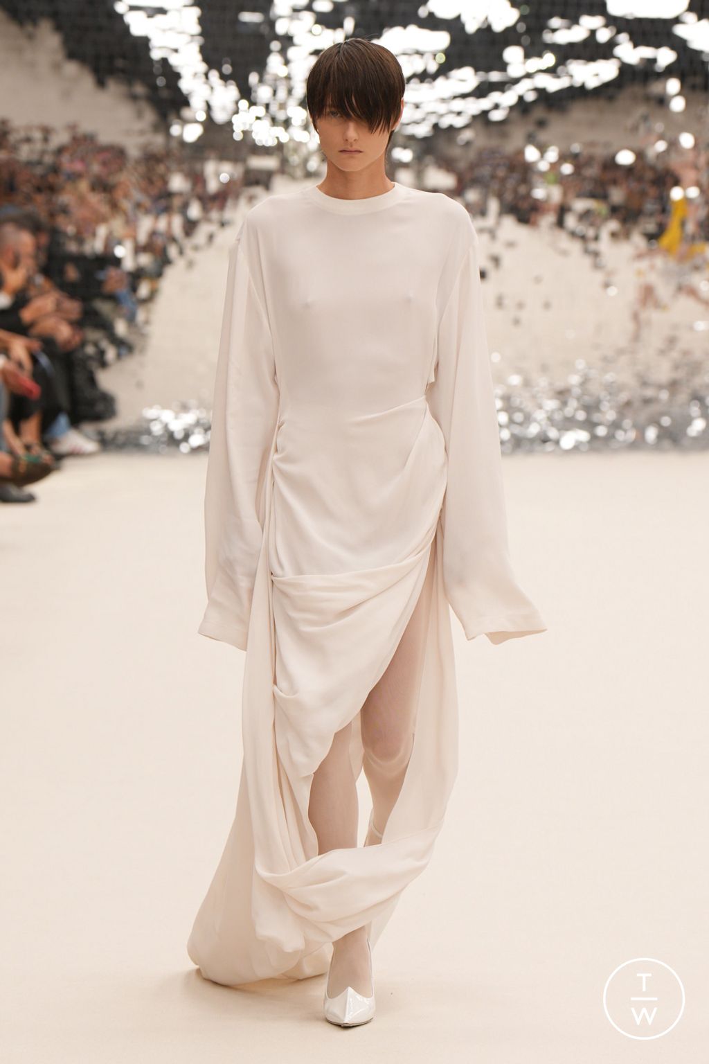Fashion Week Paris Spring/Summer 2024 look 36 from the Acne Studios collection 女装