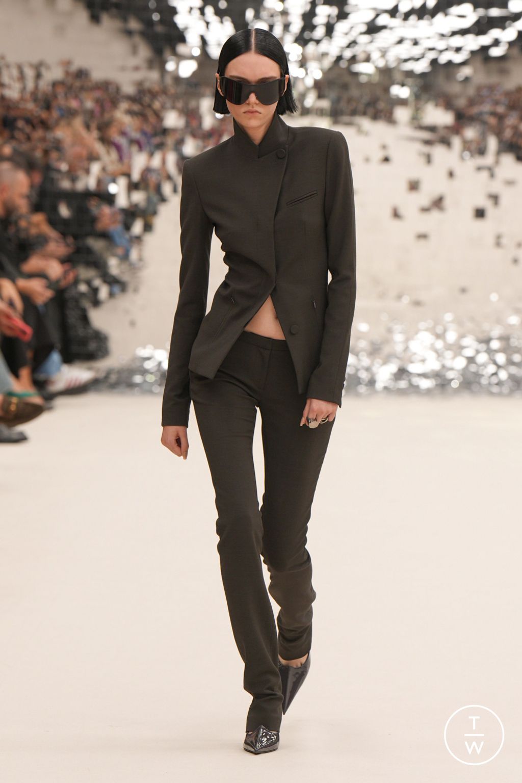 Fashion Week Paris Spring/Summer 2024 look 42 from the Acne Studios collection 女装