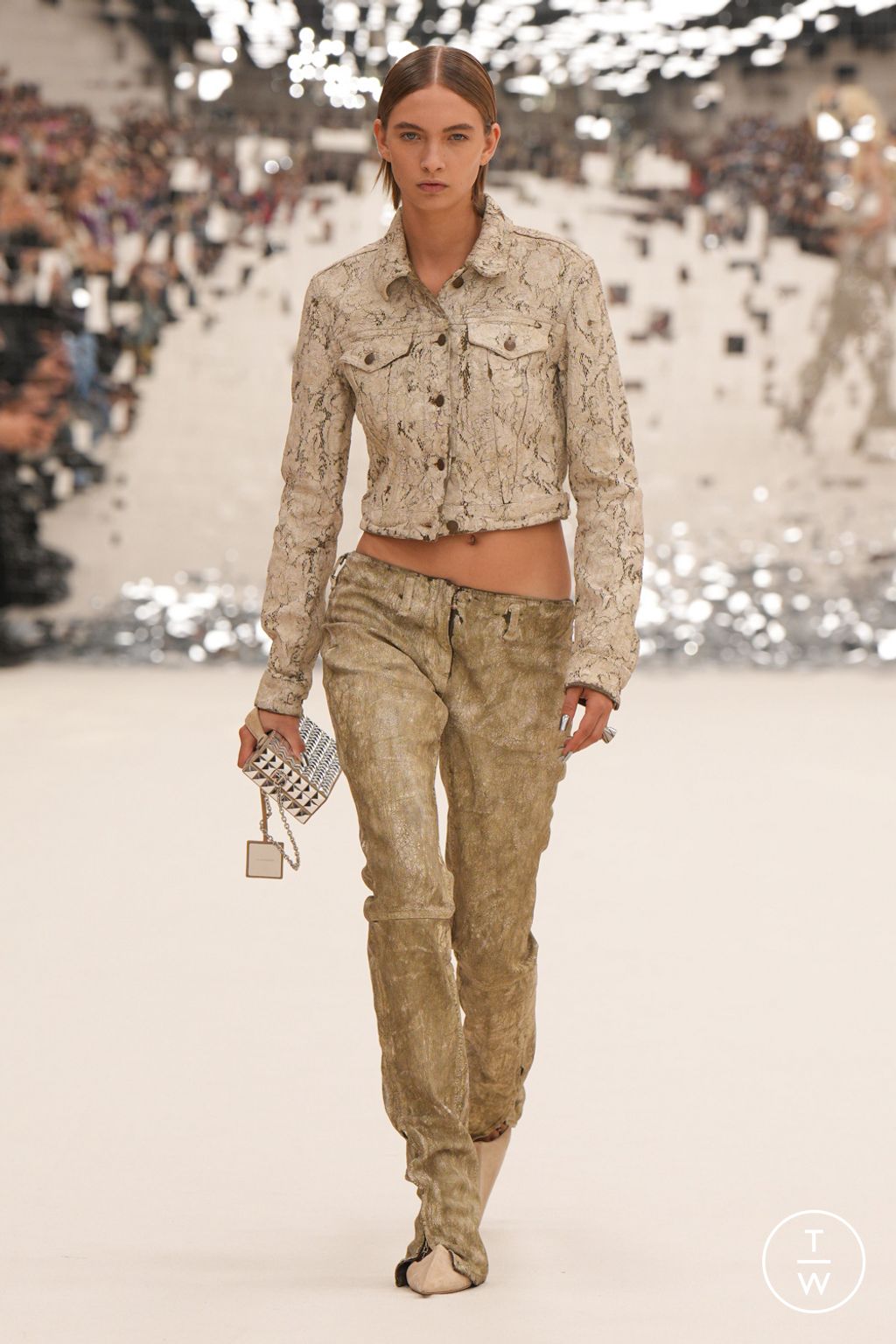 Fashion Week Paris Spring/Summer 2024 look 50 from the Acne Studios collection 女装