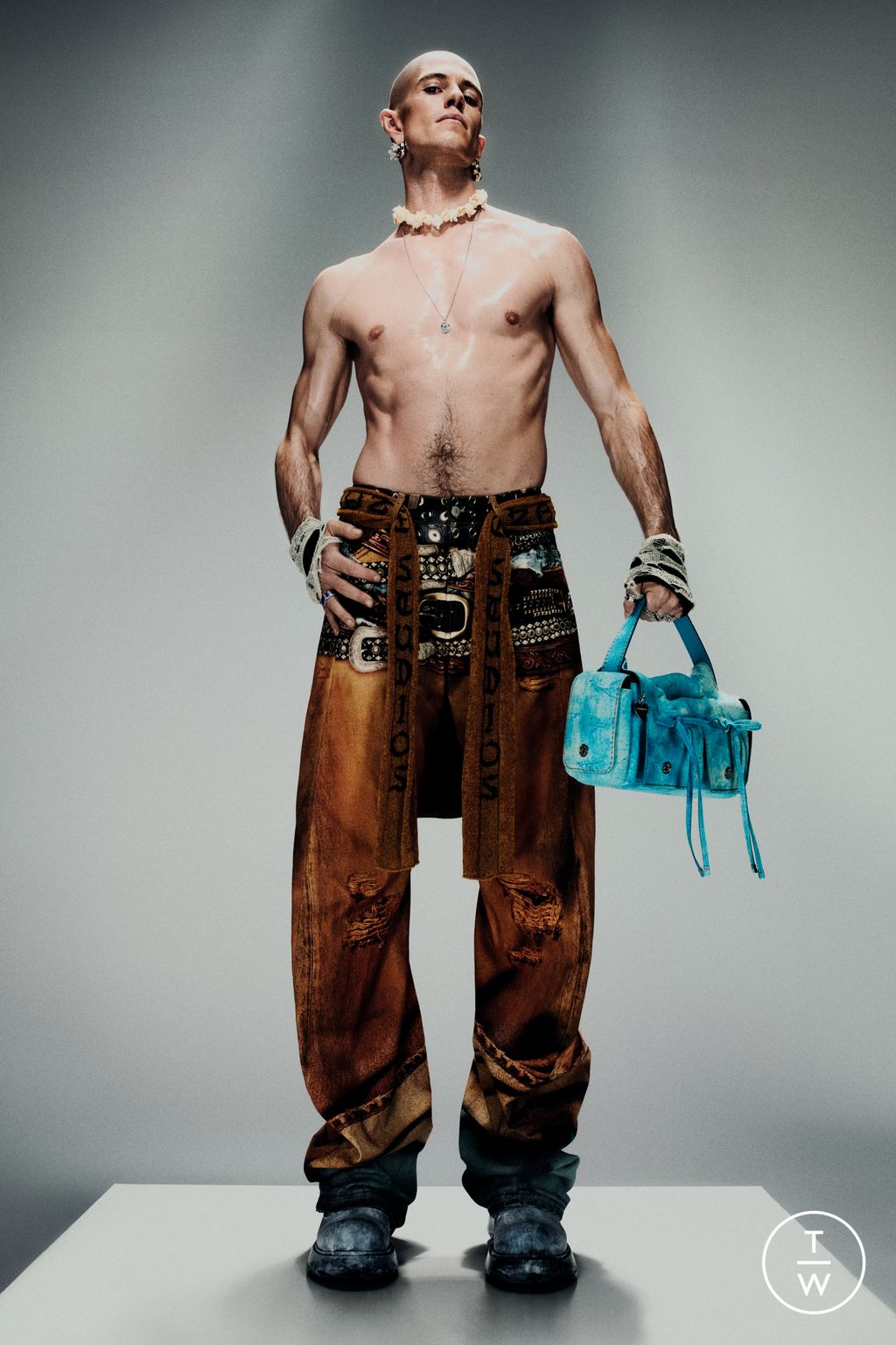 Fashion Week Paris Spring/Summer 2025 look 1 from the Acne Studios collection menswear