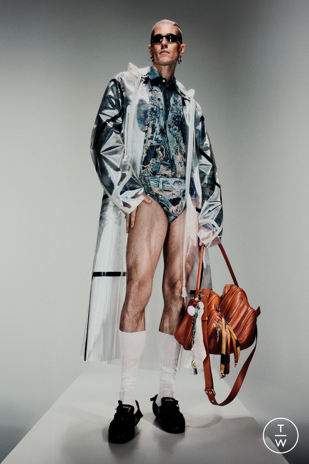 Fashion Week Paris Spring/Summer 2025 look 15 from the Acne Studios collection menswear