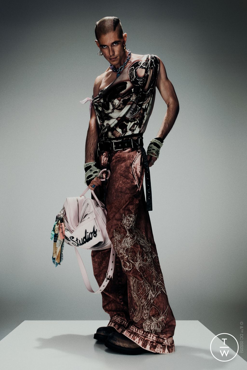 Fashion Week Paris Spring/Summer 2025 look 16 from the Acne Studios collection menswear