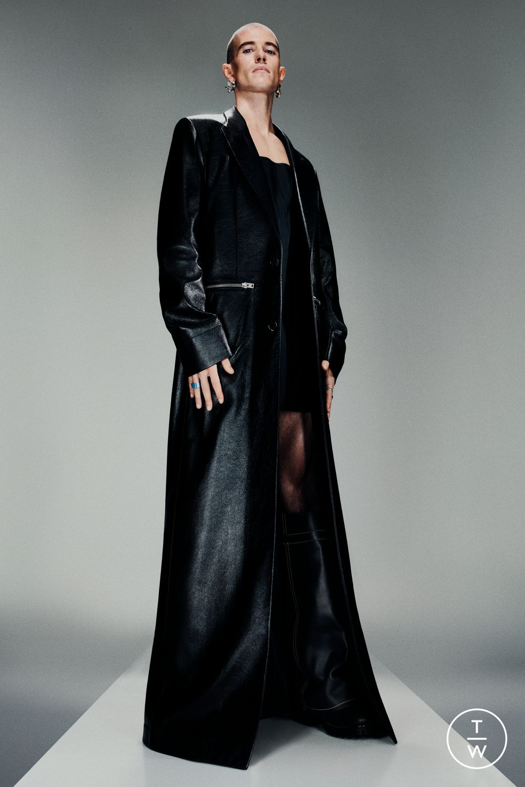 Fashion Week Paris Spring/Summer 2025 look 25 from the Acne Studios collection 男装