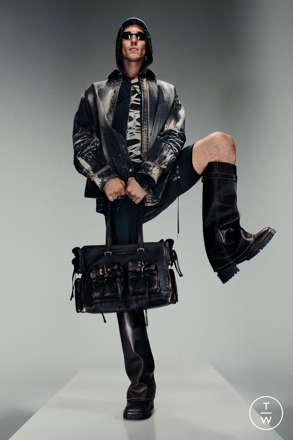 Fashion Week Paris Spring/Summer 2025 look 8 from the Acne Studios collection menswear