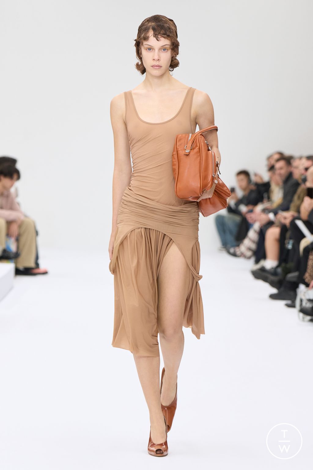 Fashion Week Paris Spring/Summer 2025 look 19 de la collection Acne Studios womenswear