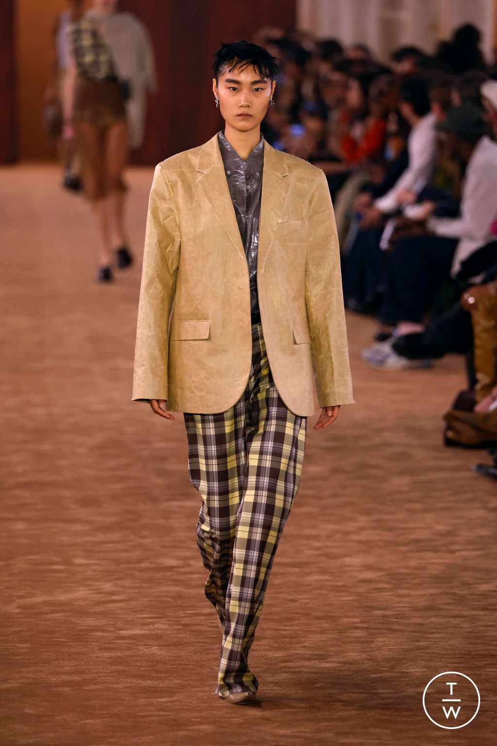 Fashion Week Paris Spring/Summer 2026 look 2 from the Acne Studios collection womenswear