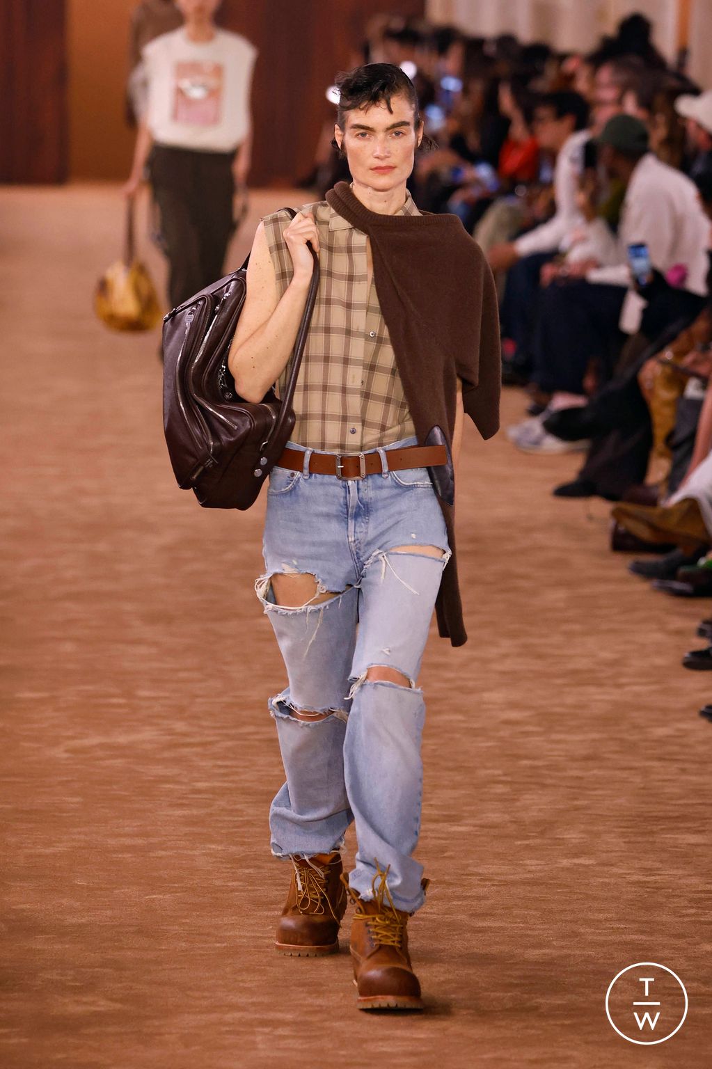 Fashion Week Paris Spring/Summer 2026 look 28 from the Acne Studios collection womenswear