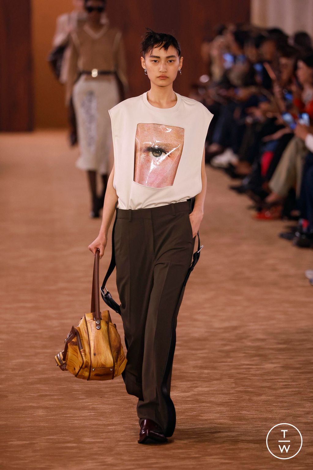 Fashion Week Paris Spring/Summer 2026 look 29 from the Acne Studios collection womenswear