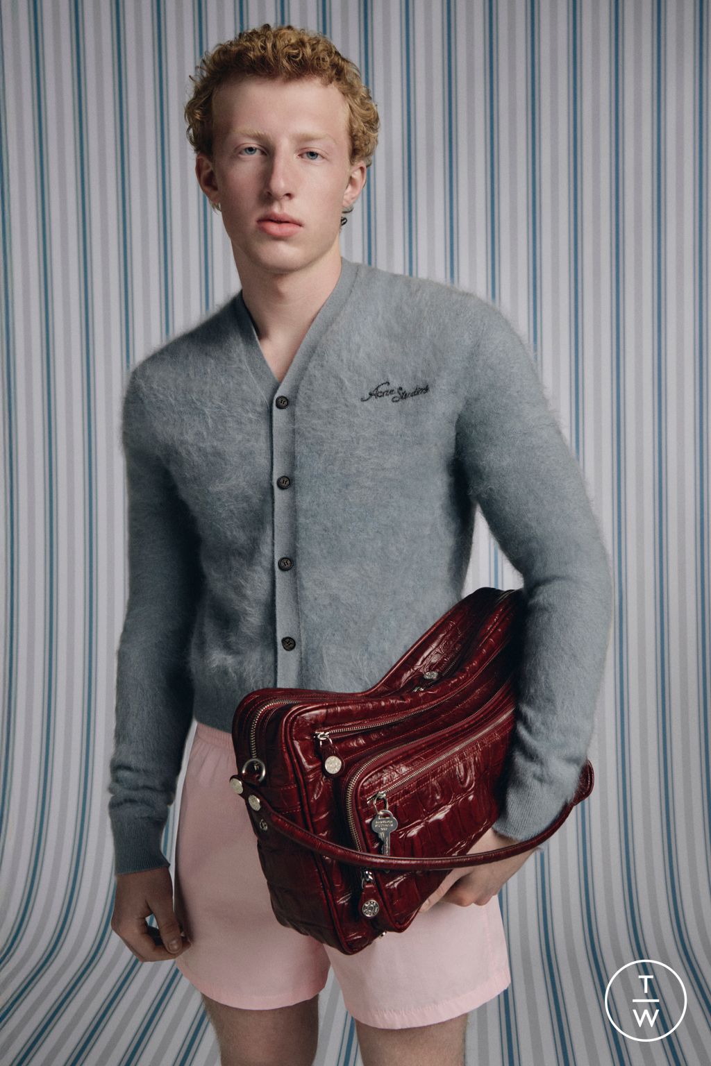 Fashion Week Paris Spring/Summer 2026 look 21 from the Acne Studios collection menswear
