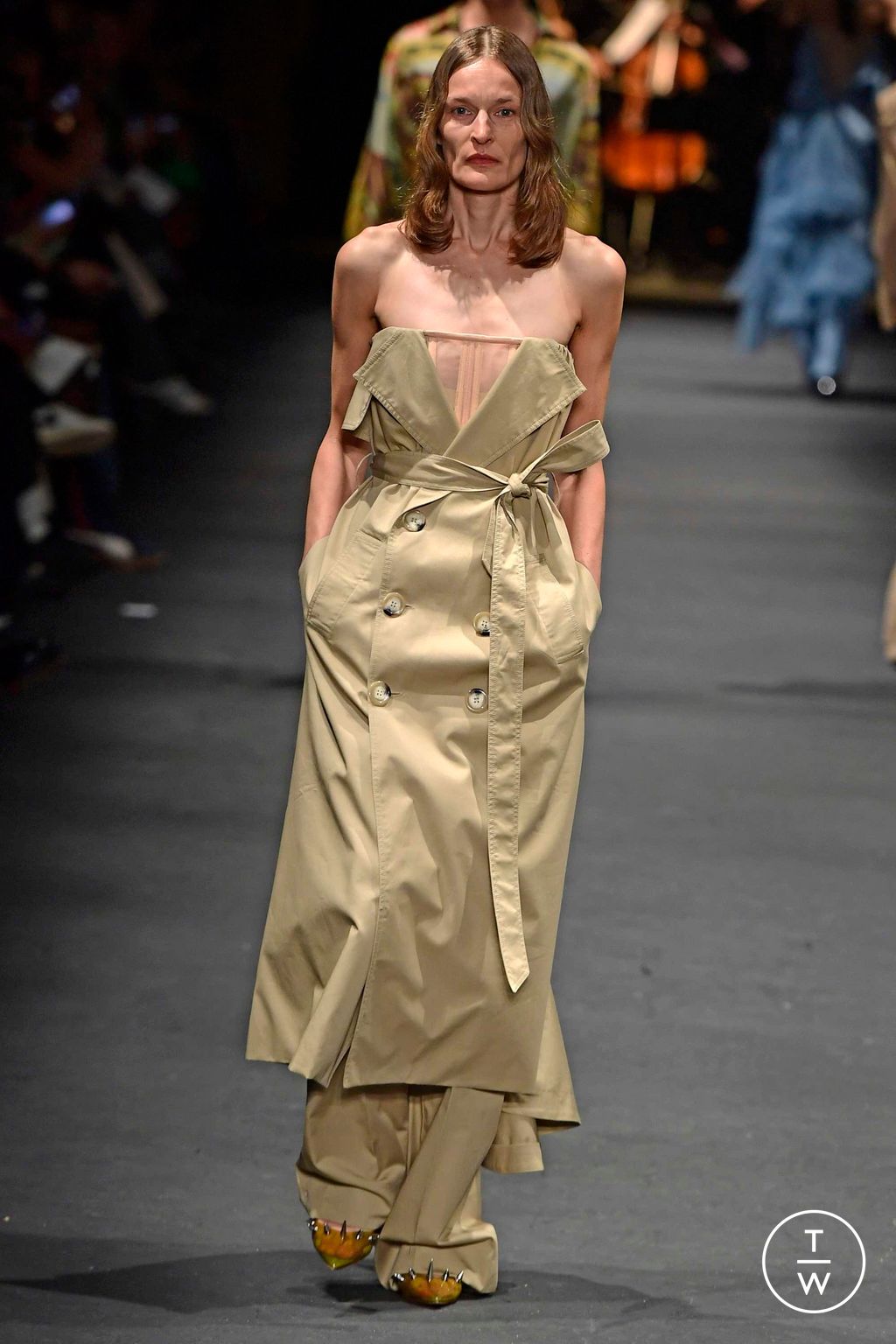Fashion Week Milan Fall/Winter 2023 look 16 de la collection Act n°1 womenswear