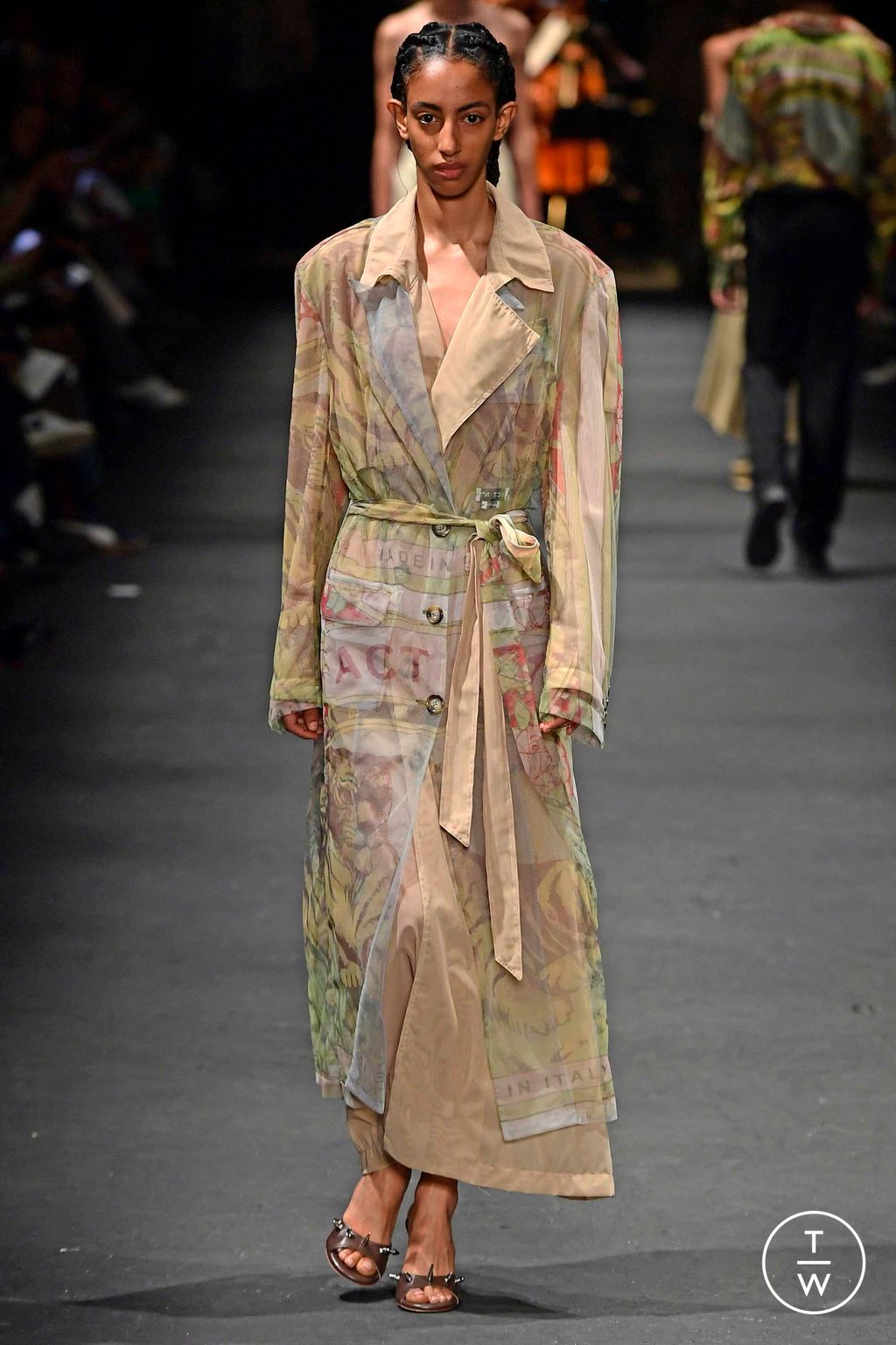 Fashion Week Milan Fall/Winter 2023 look 18 de la collection Act n°1 womenswear