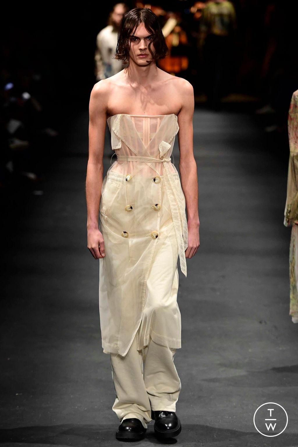 Fashion Week Milan Fall/Winter 2023 look 19 de la collection Act n°1 womenswear