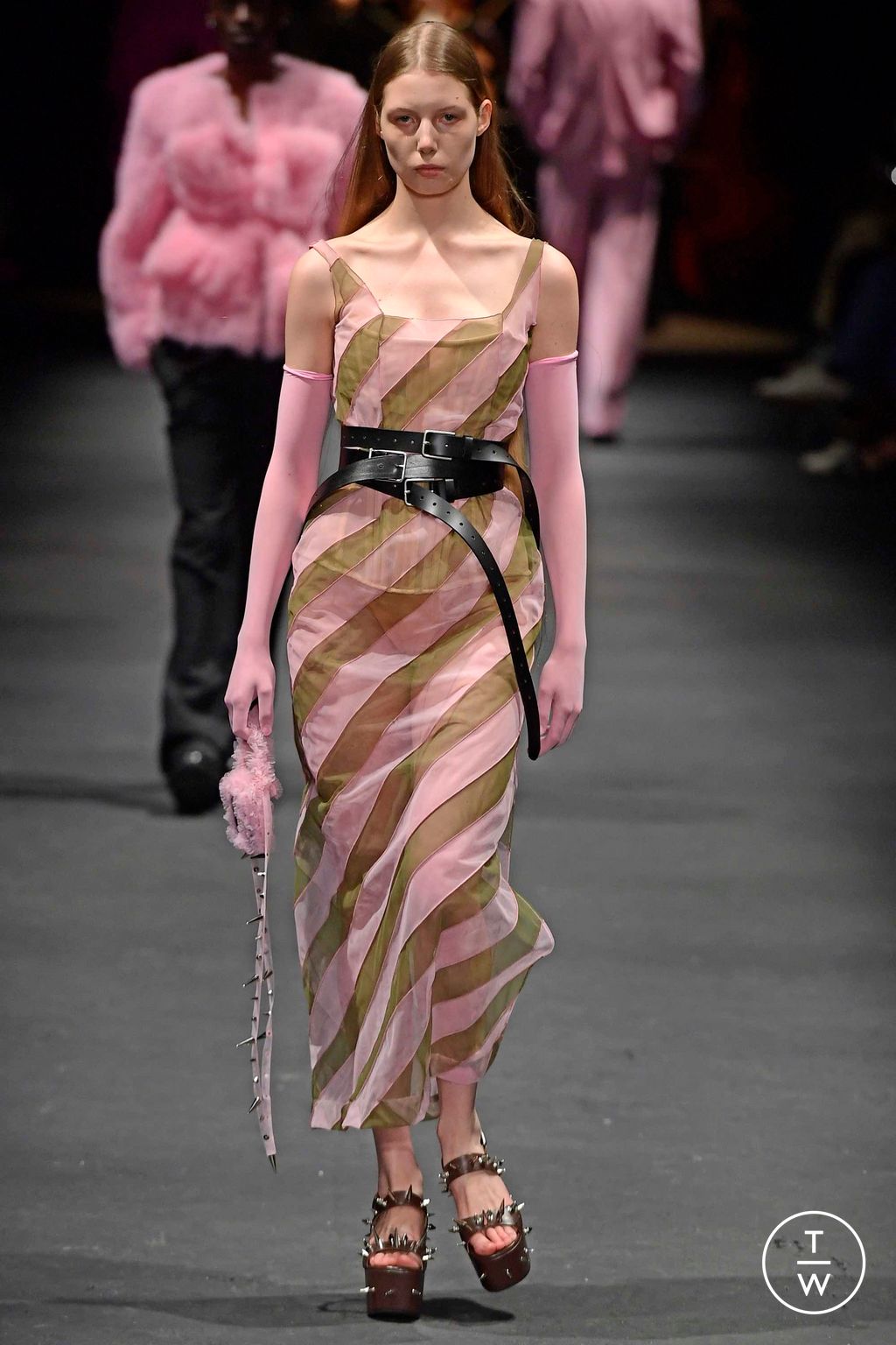 Fashion Week Milan Fall/Winter 2023 look 26 de la collection Act n°1 womenswear