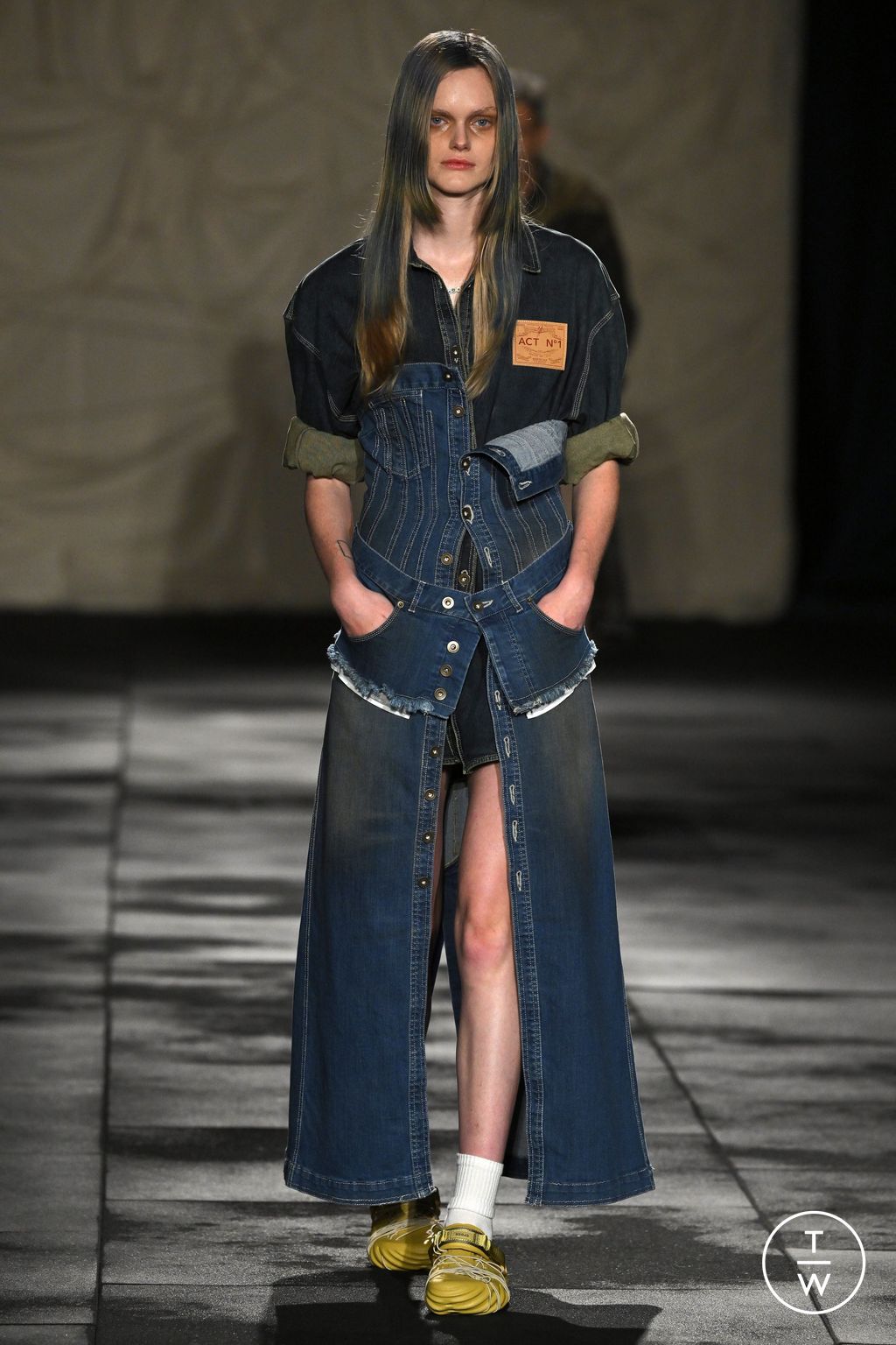 Fashion Week Milan Spring/Summer 2024 look 20 de la collection Act n°1 womenswear