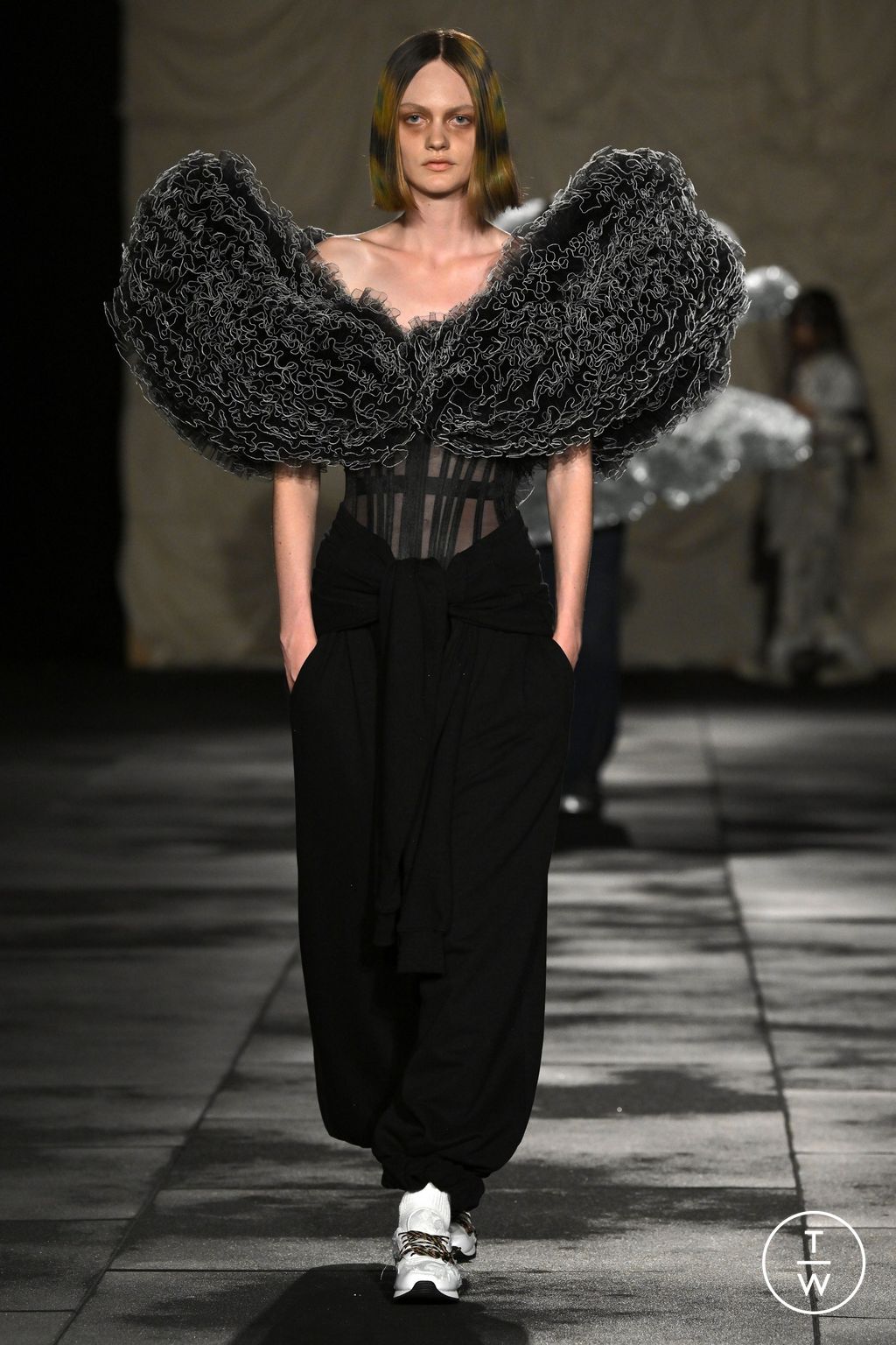 Fashion Week Milan Spring/Summer 2024 look 34 from the Act n°1 collection 女装