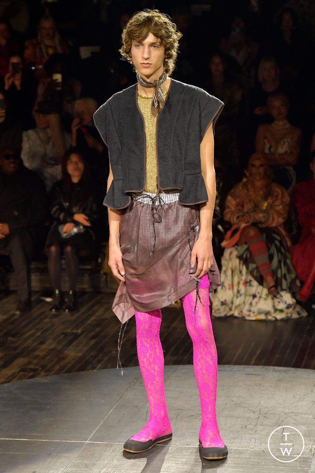 Fashion Week Paris Spring/Summer 2023 look 50 from the Andreas Kronthaler for Vivienne Westwood collection 女装