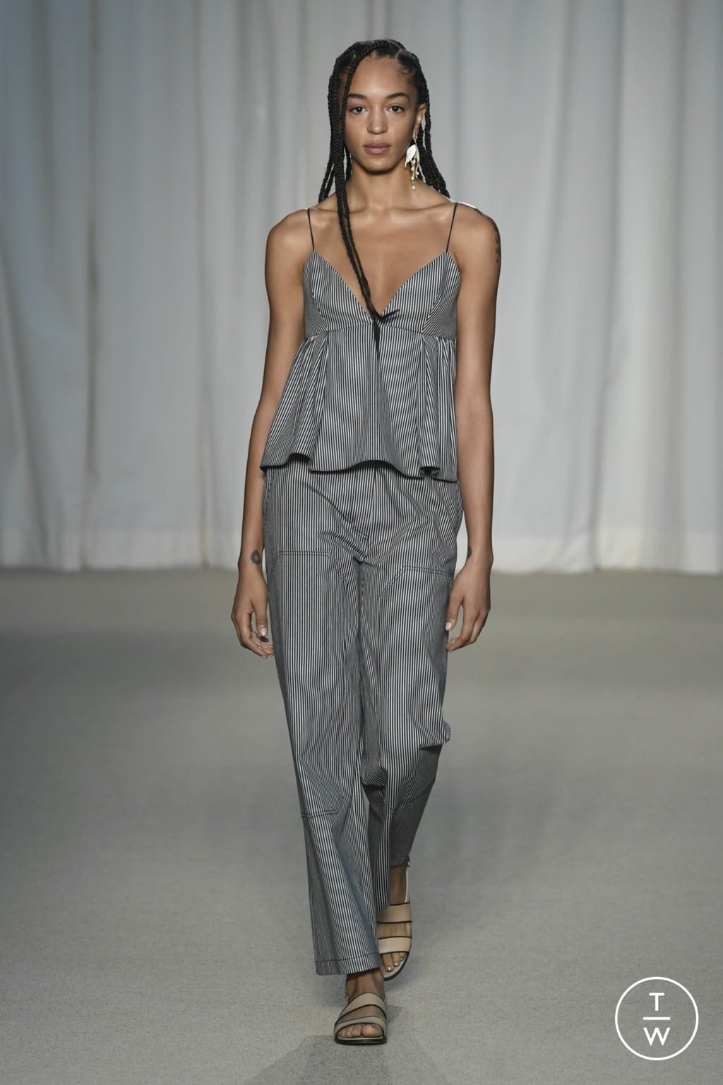 Fashion Week New York Spring/Summer 2022 look 2 from the Adam Lippes collection womenswear
