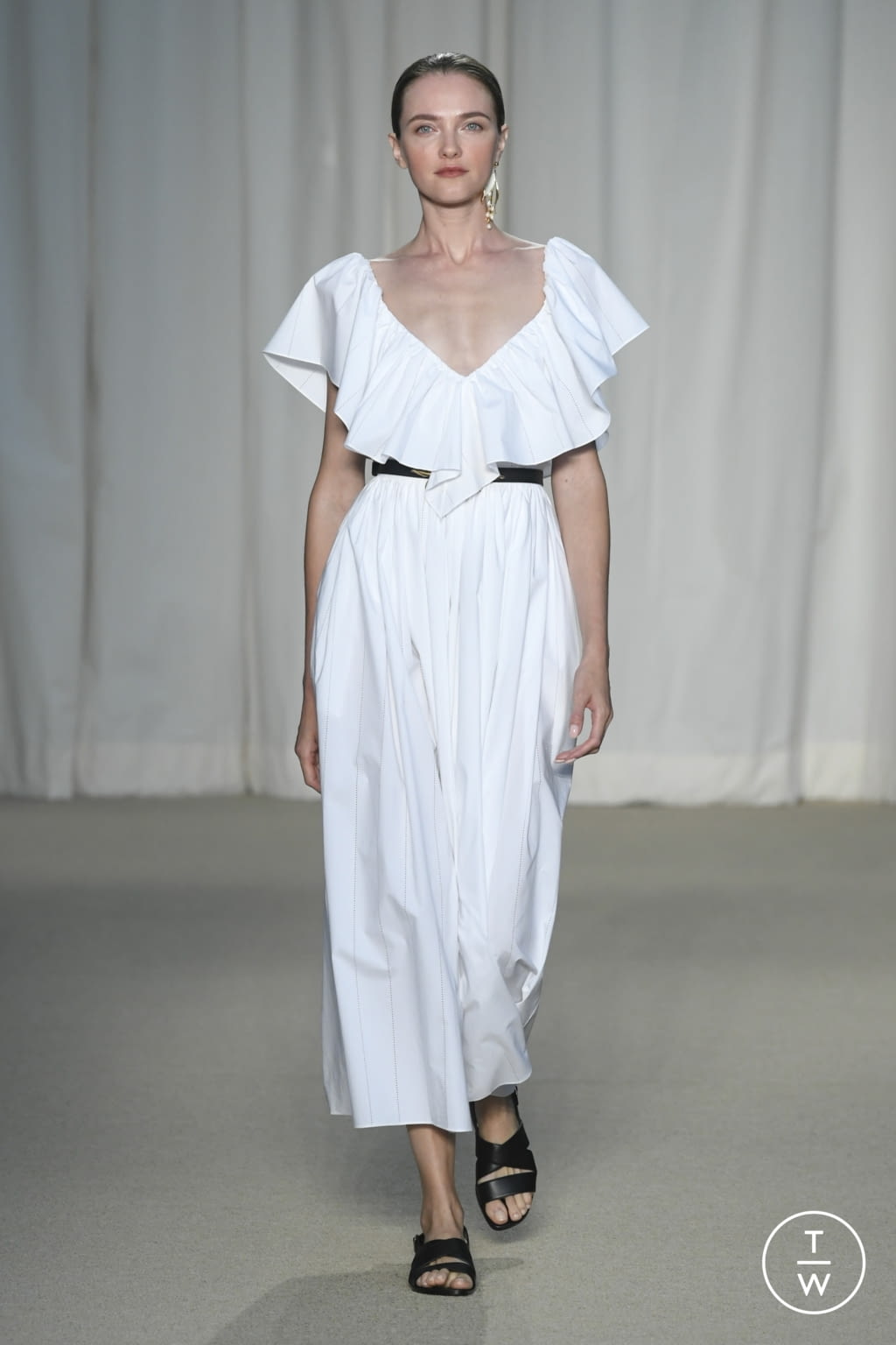 Fashion Week New York Spring/Summer 2022 look 3 from the Adam Lippes collection womenswear