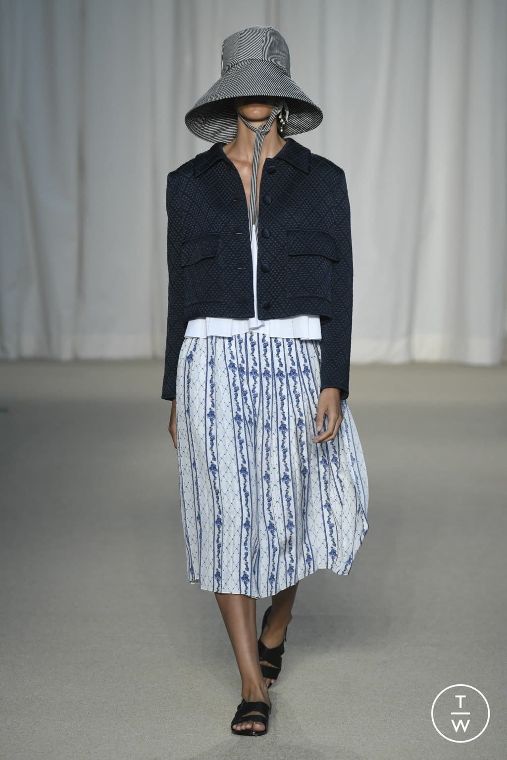 Fashion Week New York Spring/Summer 2022 look 4 from the Adam Lippes collection 女装